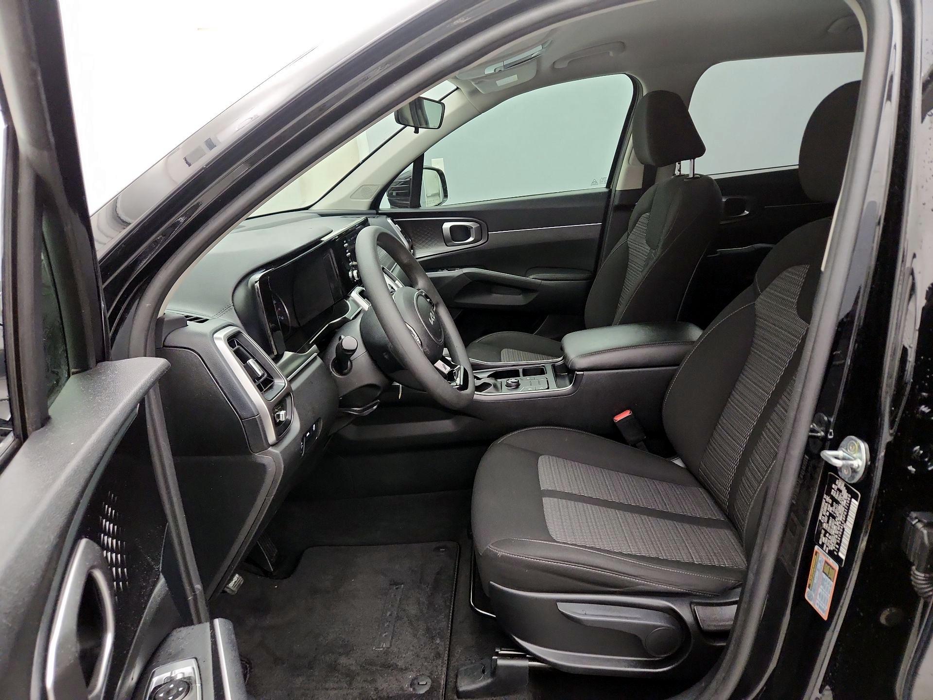 Thumbnail: 2023 Kia Sorento - 11