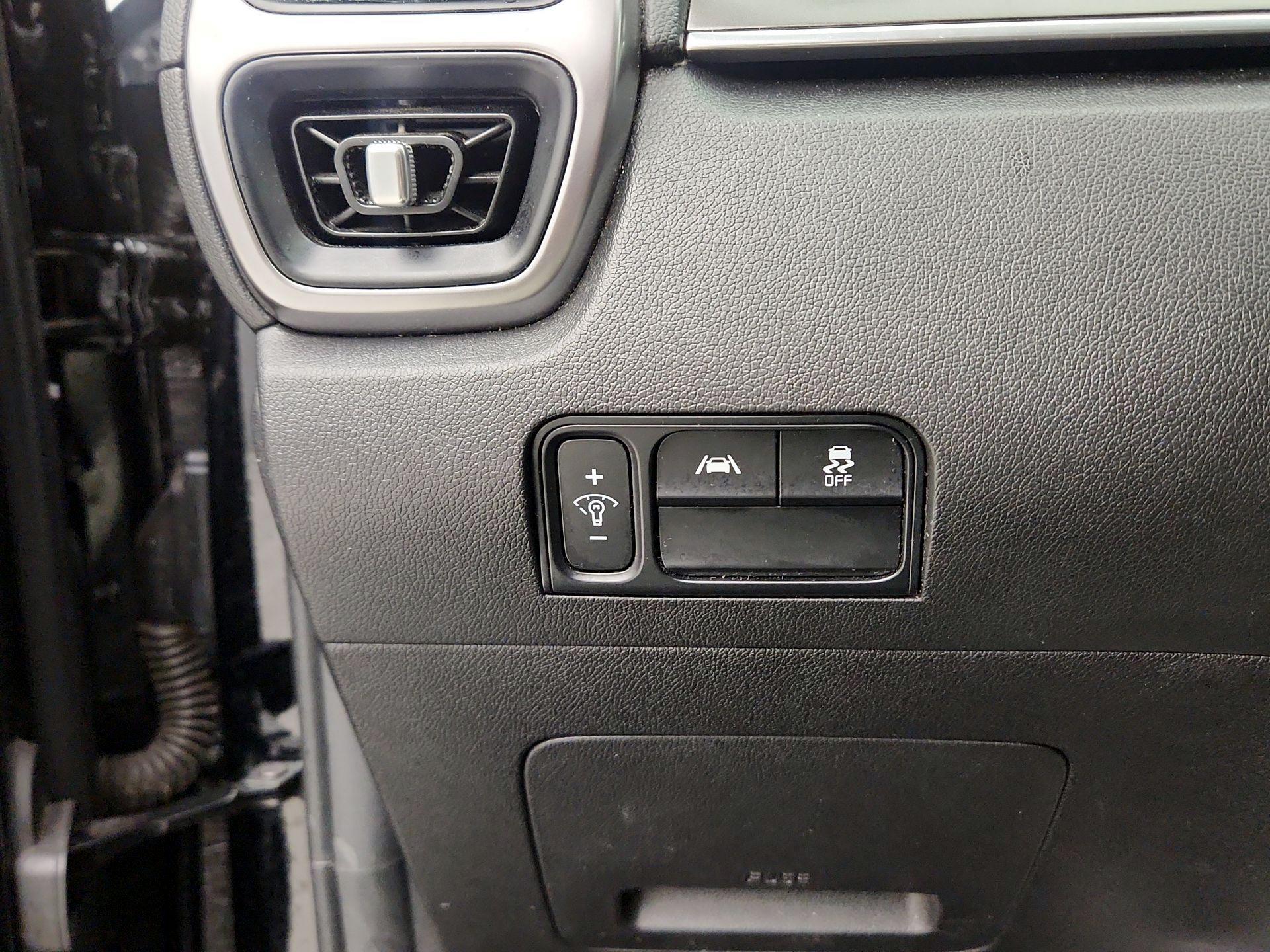 Thumbnail: 2023 Kia Sorento - 13