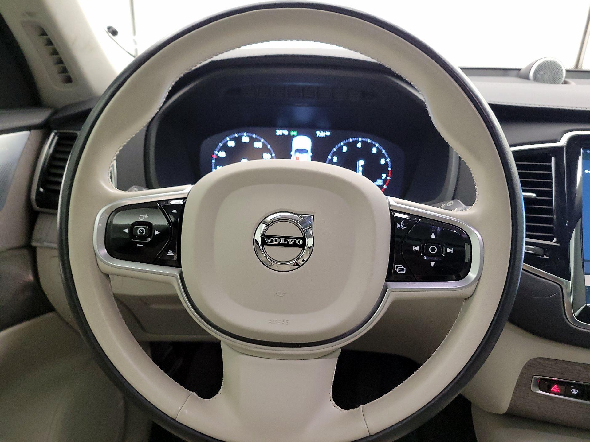 Thumbnail: 2022 Volvo XC90 - 10