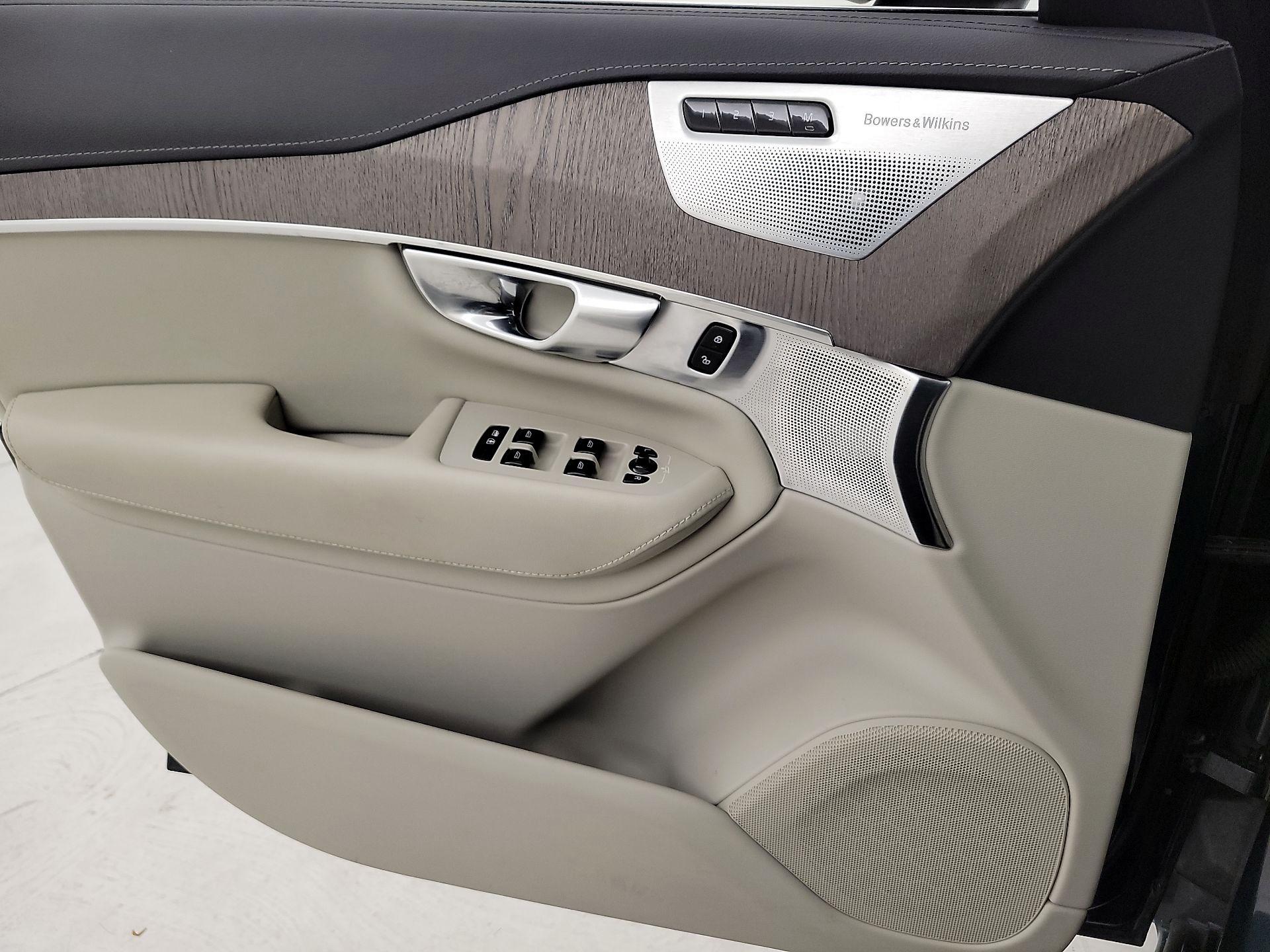 Thumbnail: 2022 Volvo XC90 - 12