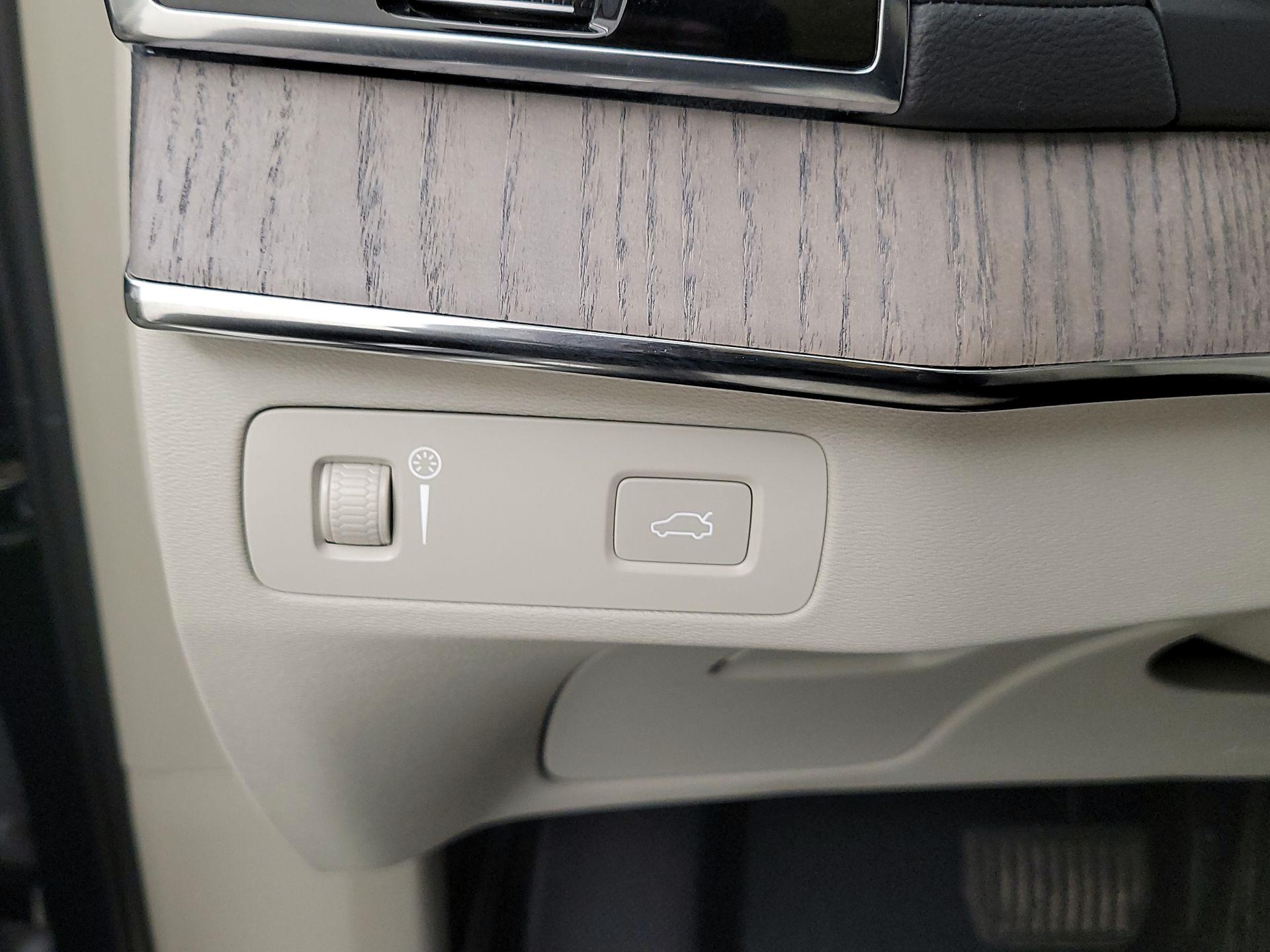 Thumbnail: 2022 Volvo XC90 - 13