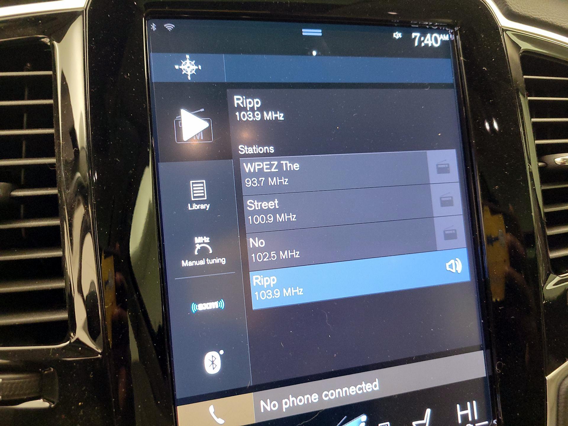 Thumbnail: 2022 Volvo XC90 - 16