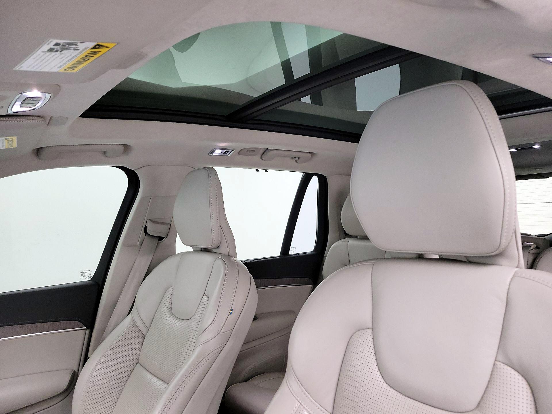 Thumbnail: 2022 Volvo XC90 - 20