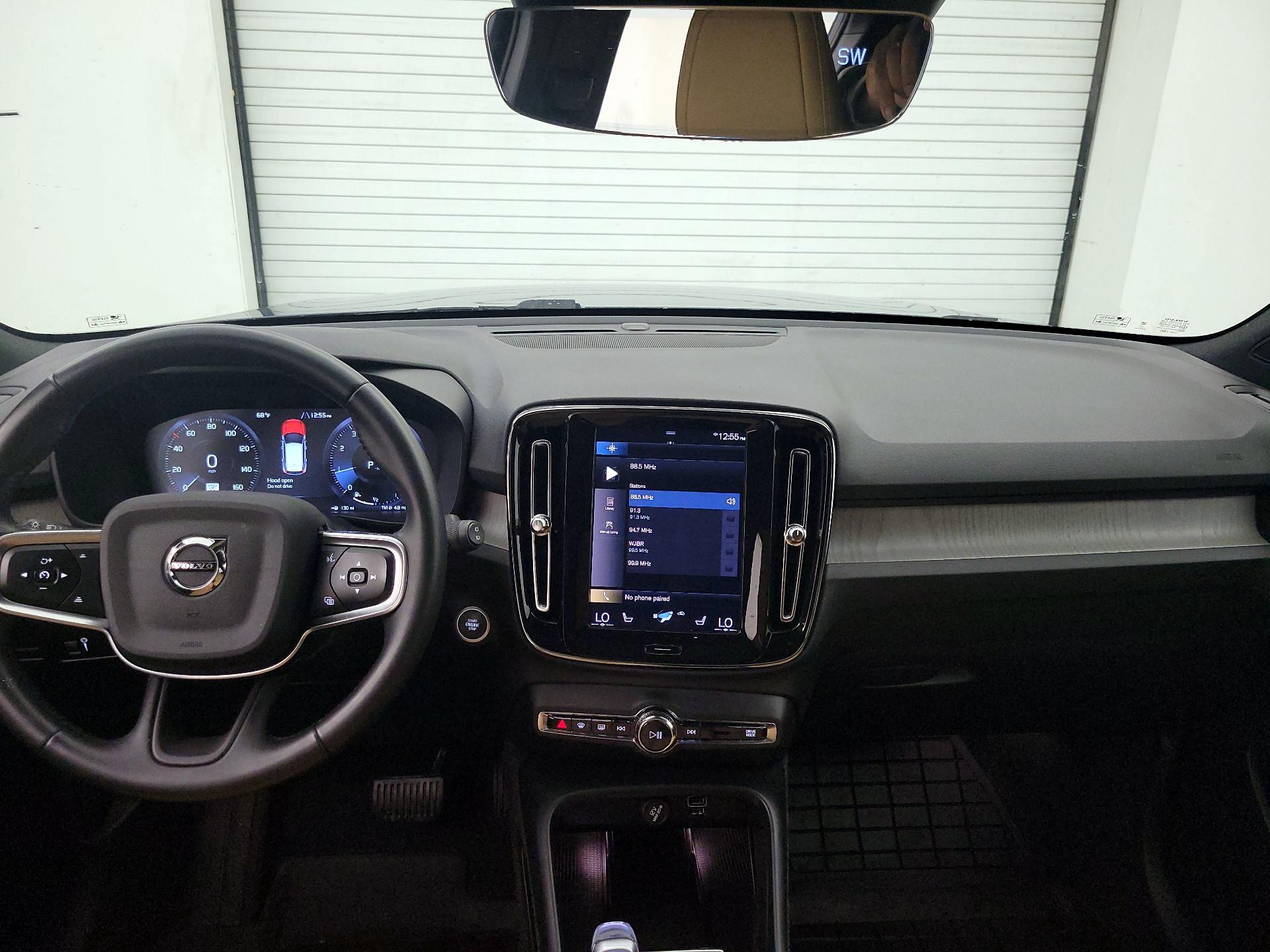 Thumbnail: 2021 Volvo XC40 - 9