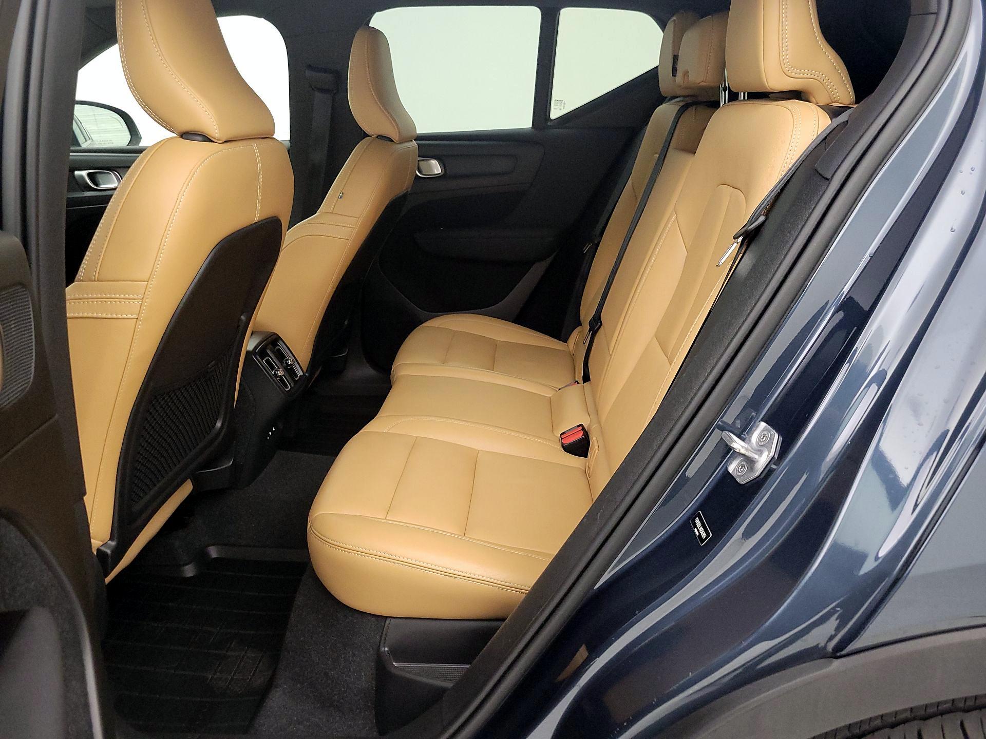 Thumbnail: 2021 Volvo XC40 - 20