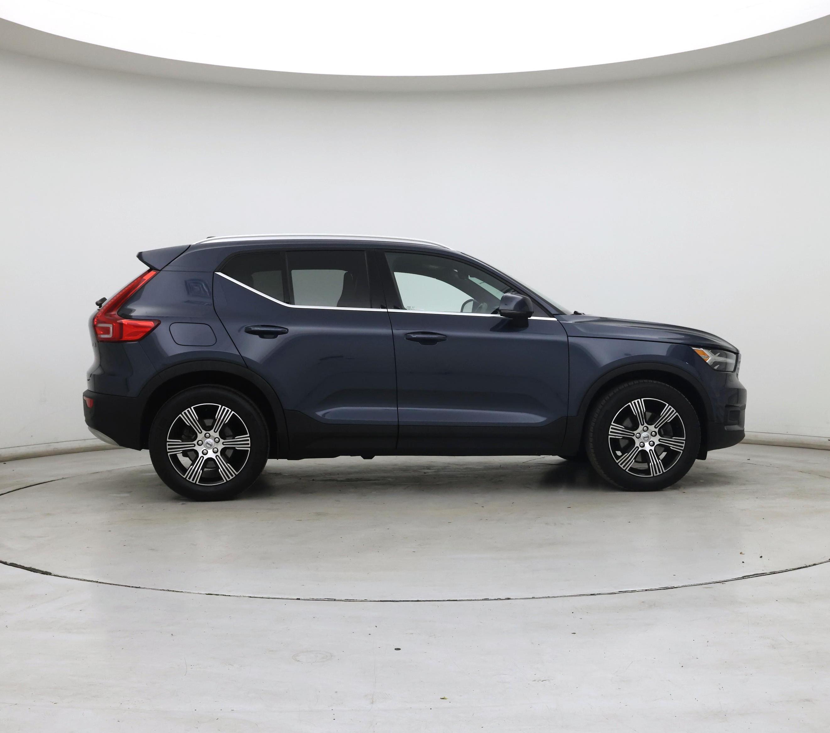 Thumbnail: 2021 Volvo XC40 - 7