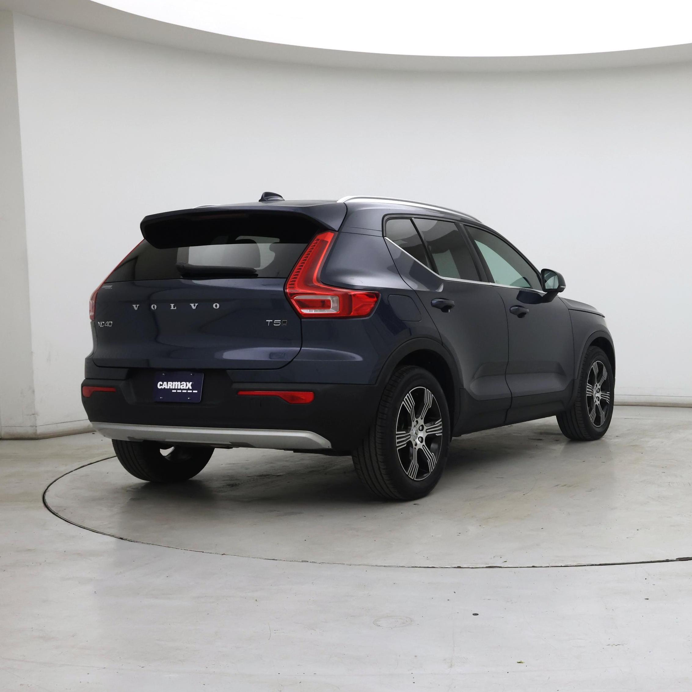 Thumbnail: 2021 Volvo XC40 - 8