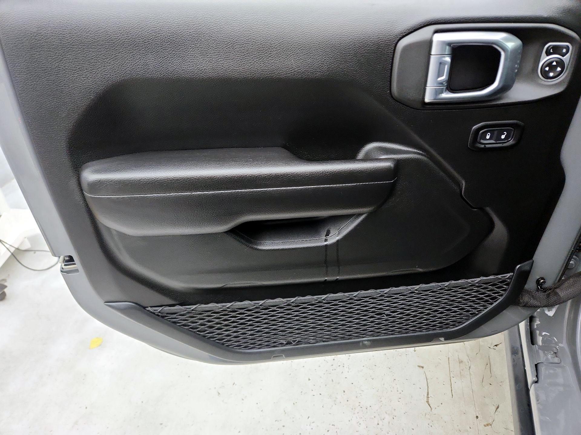 Thumbnail: 2021 Jeep Wrangler - 12