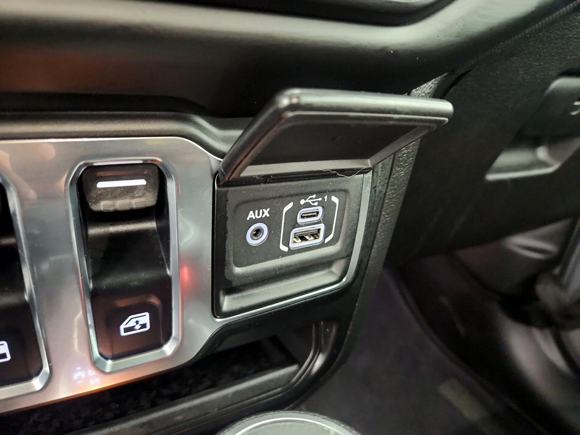 Thumbnail: 2021 Jeep Wrangler - 18