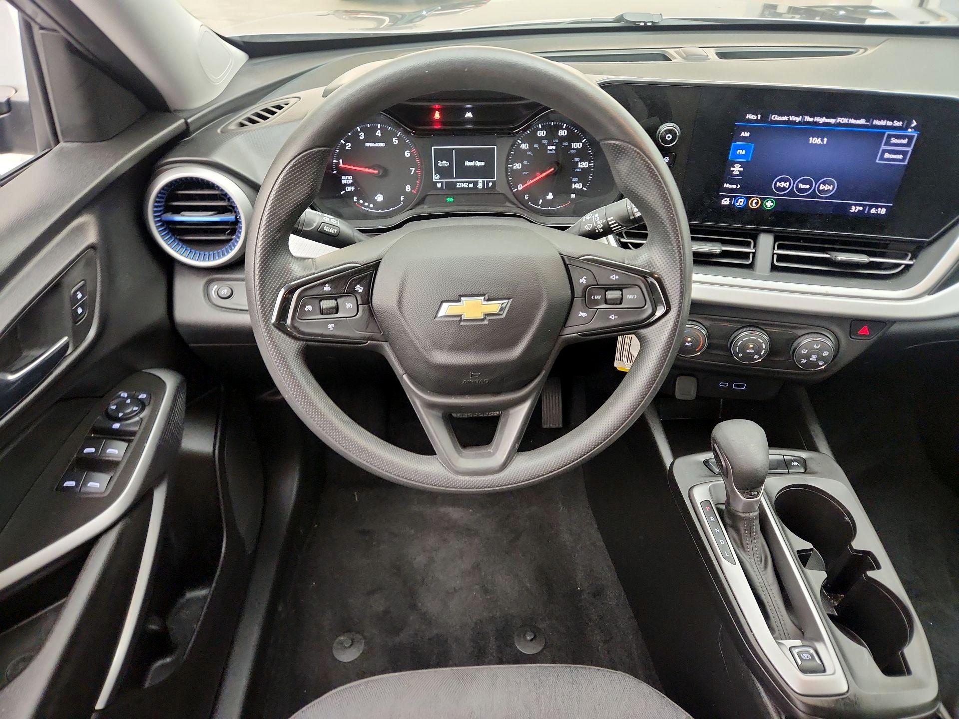 Thumbnail: 2024 Chevrolet Trax - 10