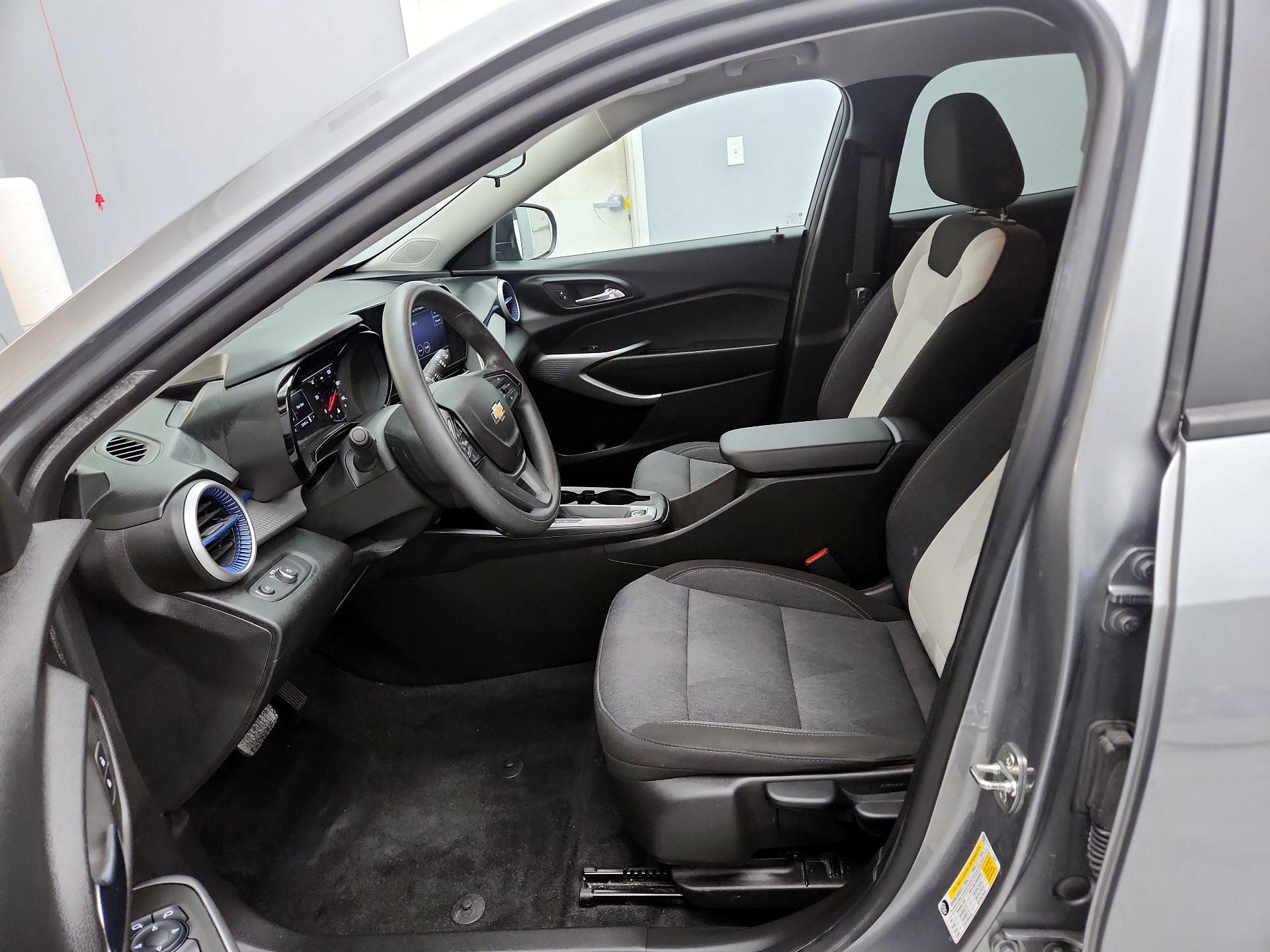 Thumbnail: 2024 Chevrolet Trax - 11