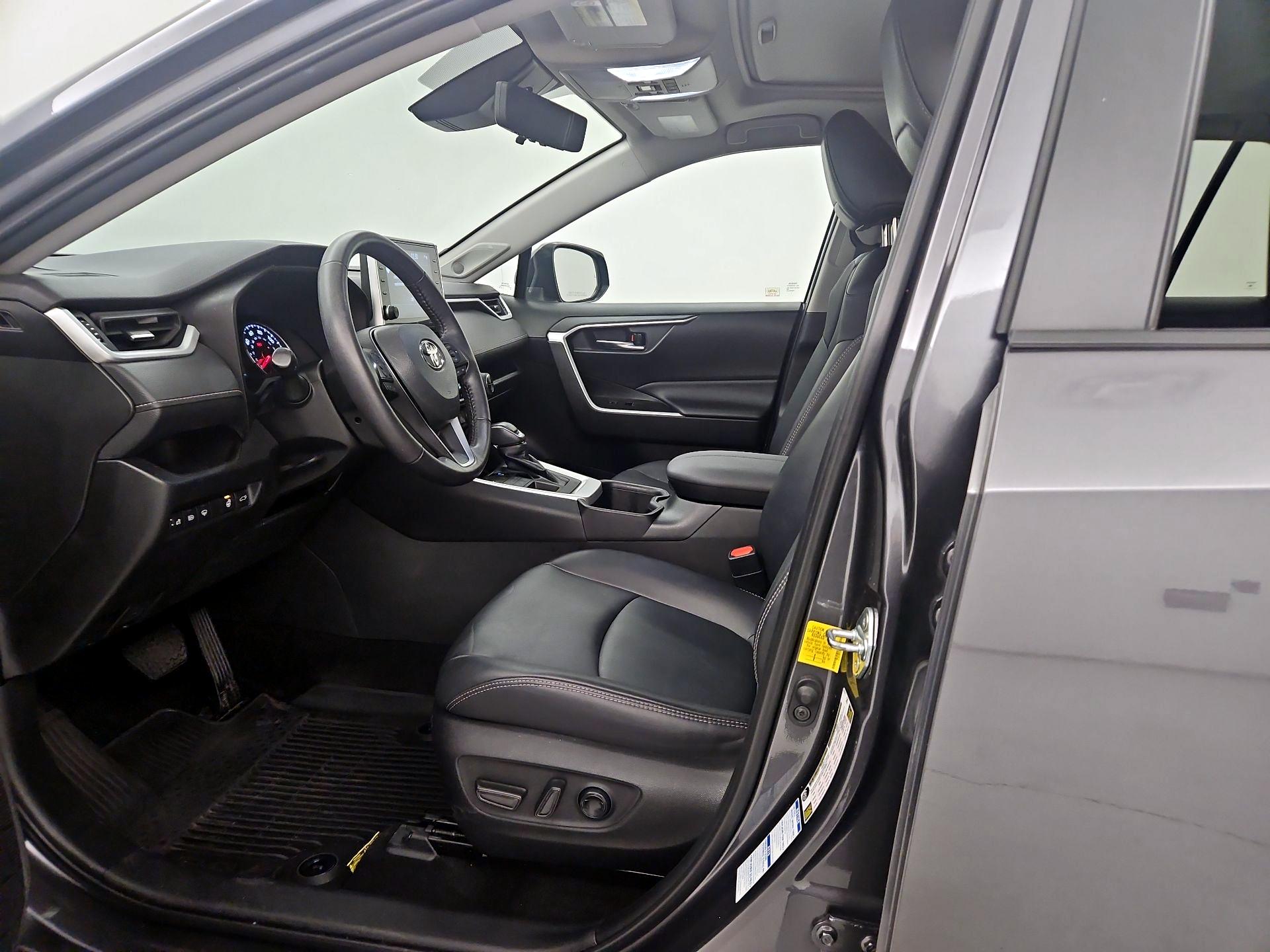 Thumbnail: 2022 Toyota RAV4 - 11