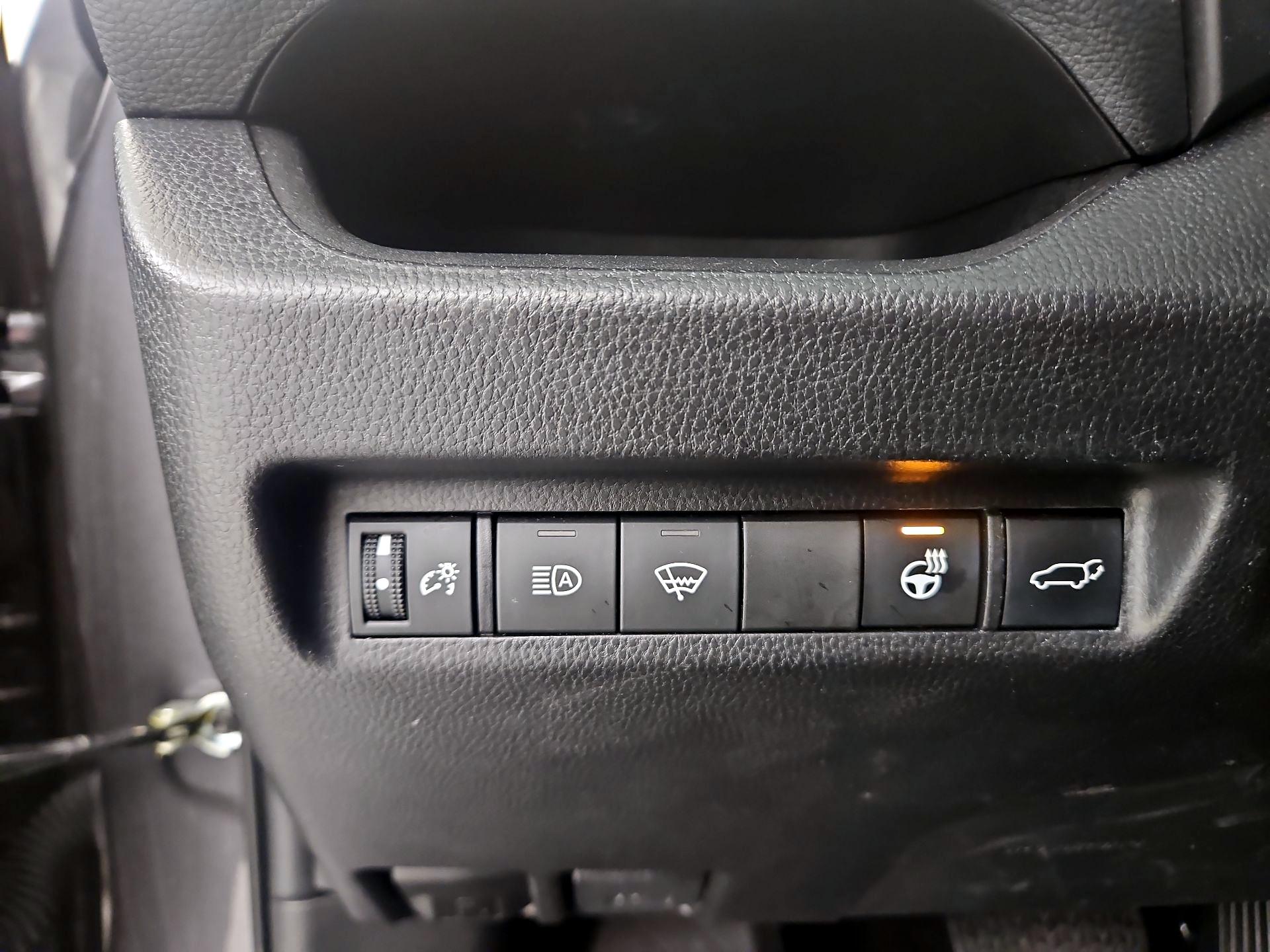 Thumbnail: 2022 Toyota RAV4 - 13