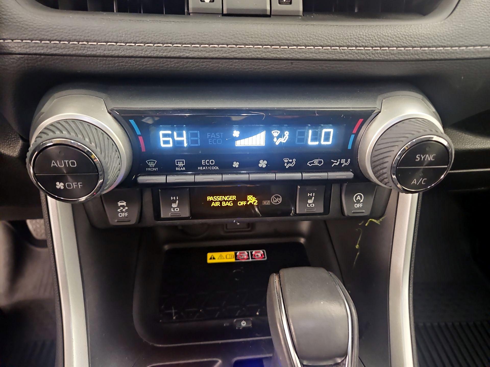 Thumbnail: 2022 Toyota RAV4 - 16