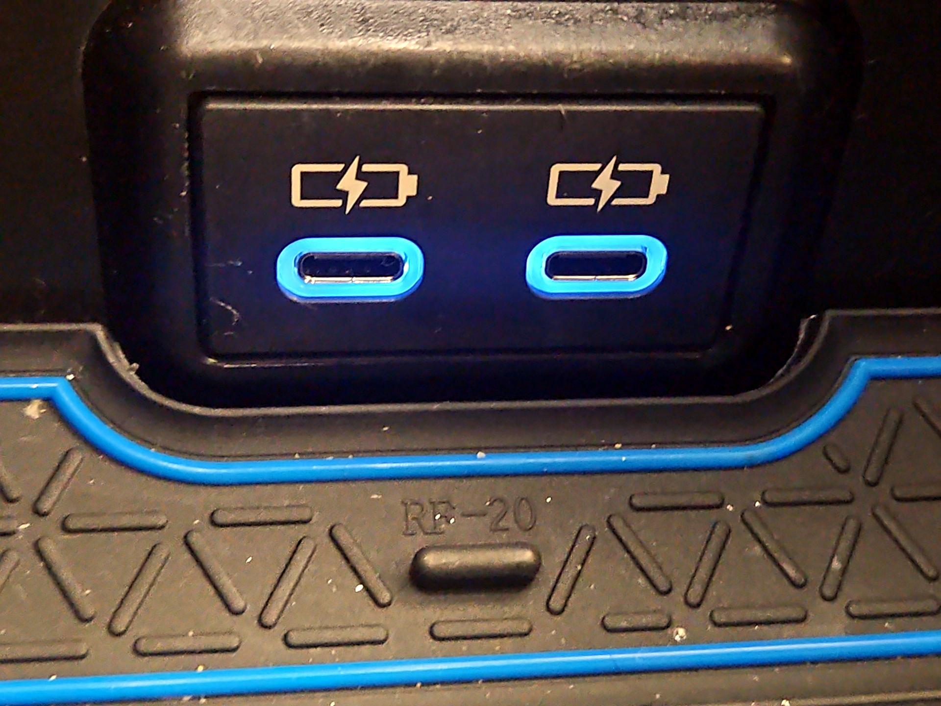 Thumbnail: 2022 Toyota RAV4 - 18