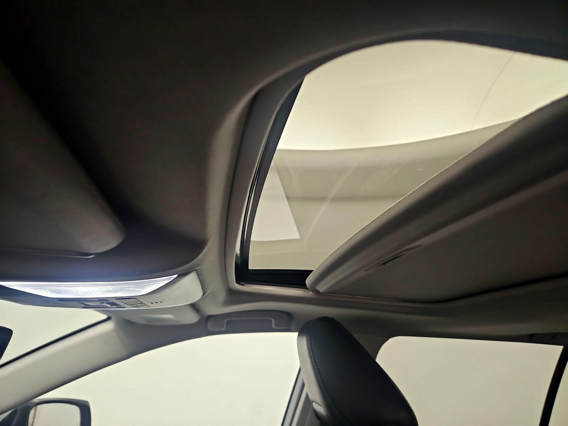 Thumbnail: 2022 Toyota RAV4 - 19