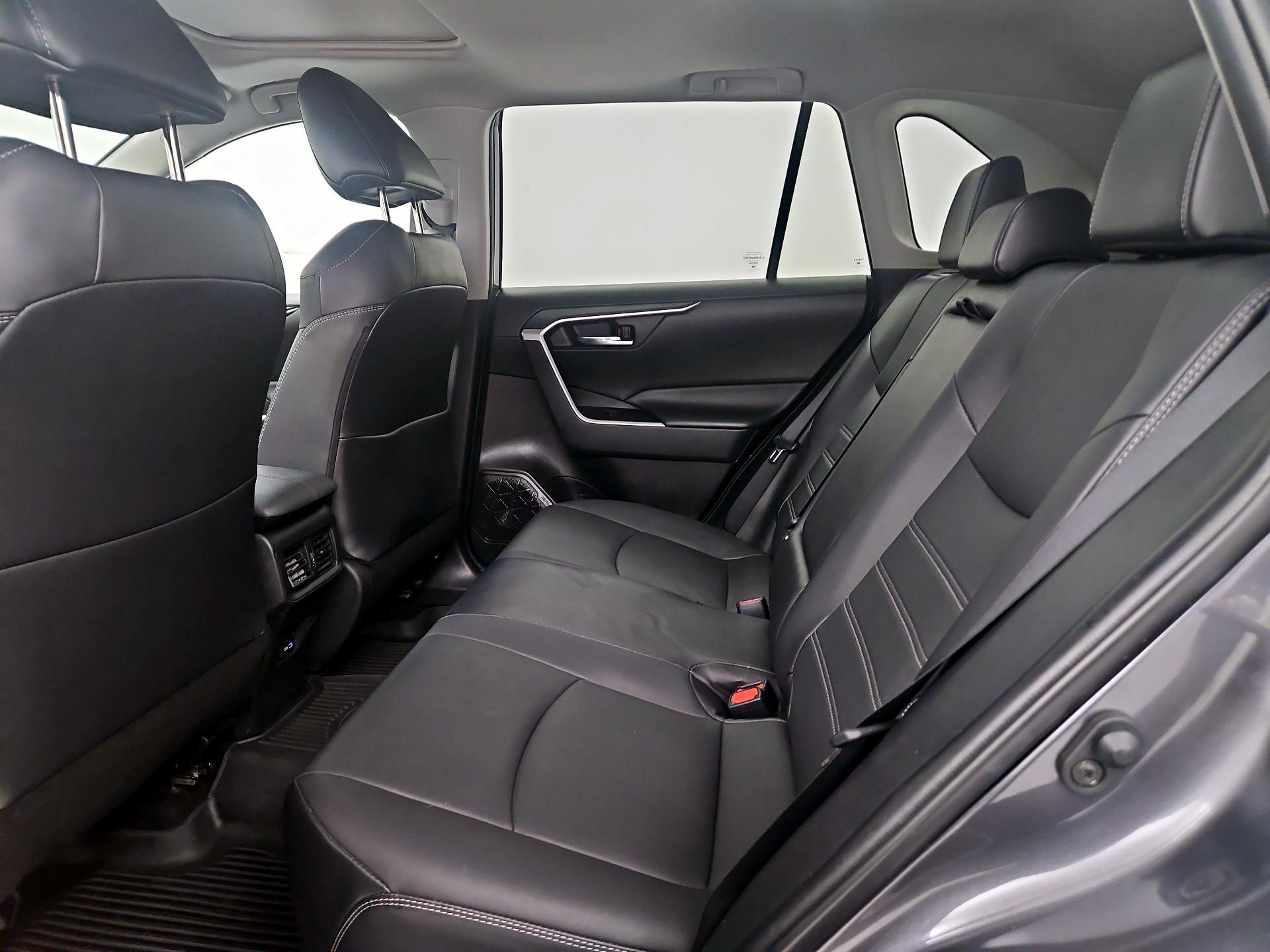 Thumbnail: 2022 Toyota RAV4 - 20