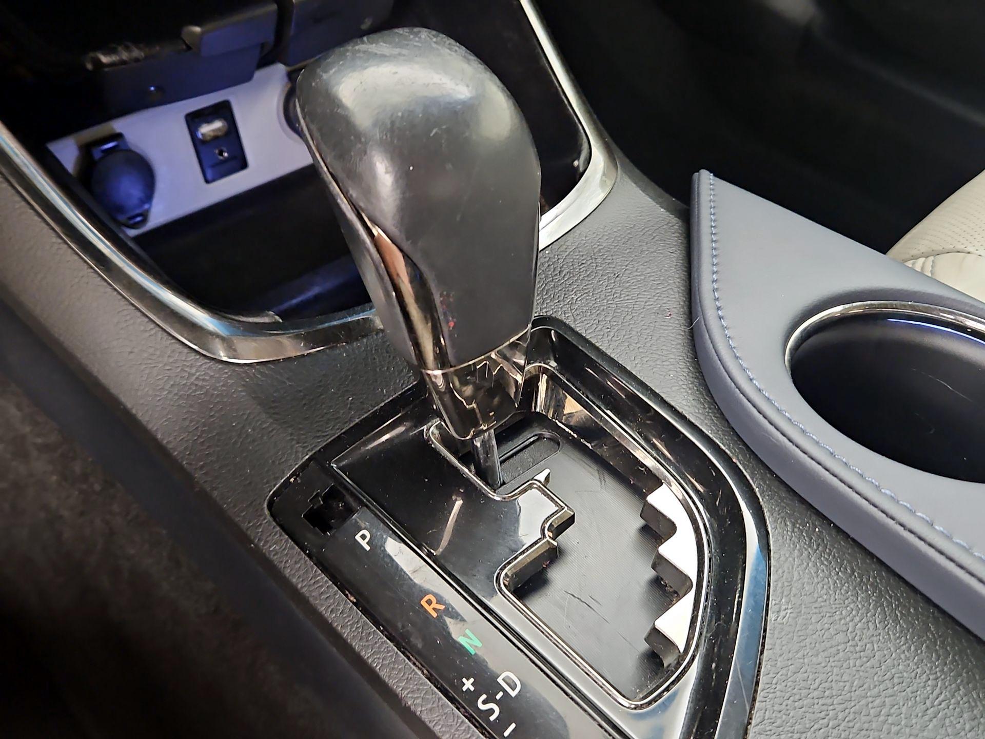 Thumbnail: 2015 Toyota Avalon - 18