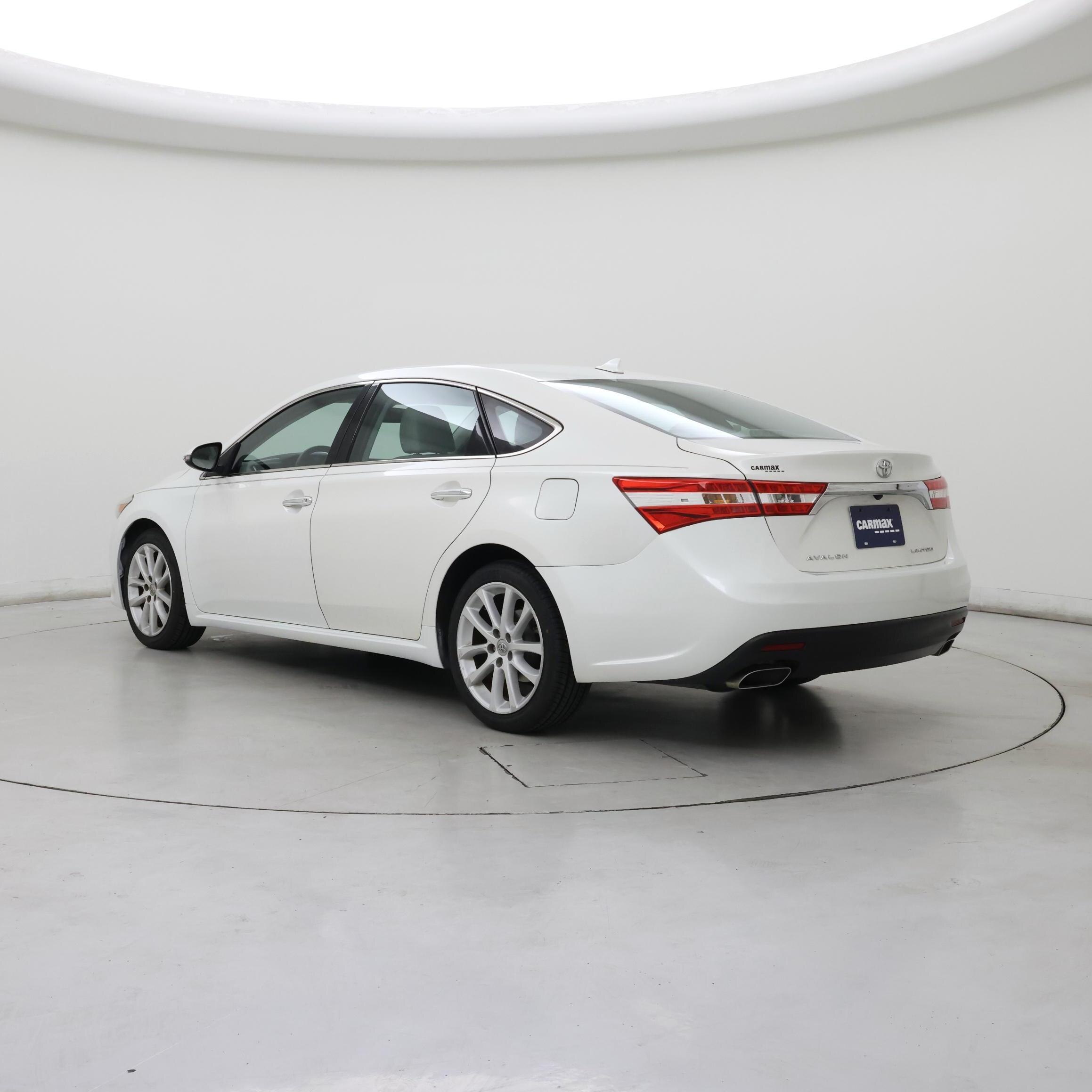 Thumbnail: 2015 Toyota Avalon - 2