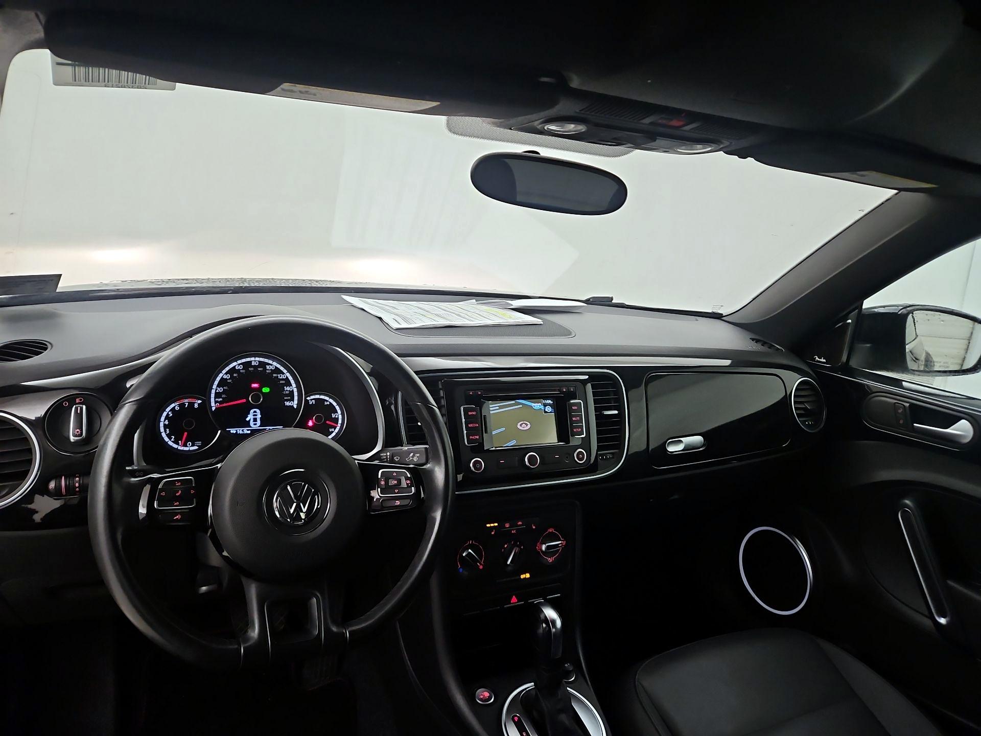 Thumbnail: 2014 Volkswagen Beetle - 9