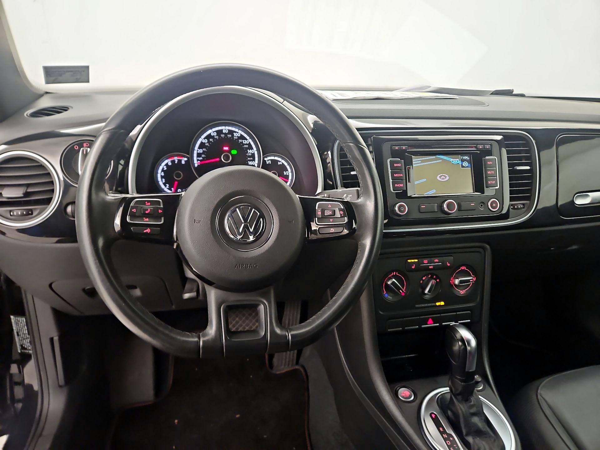 Thumbnail: 2014 Volkswagen Beetle - 10