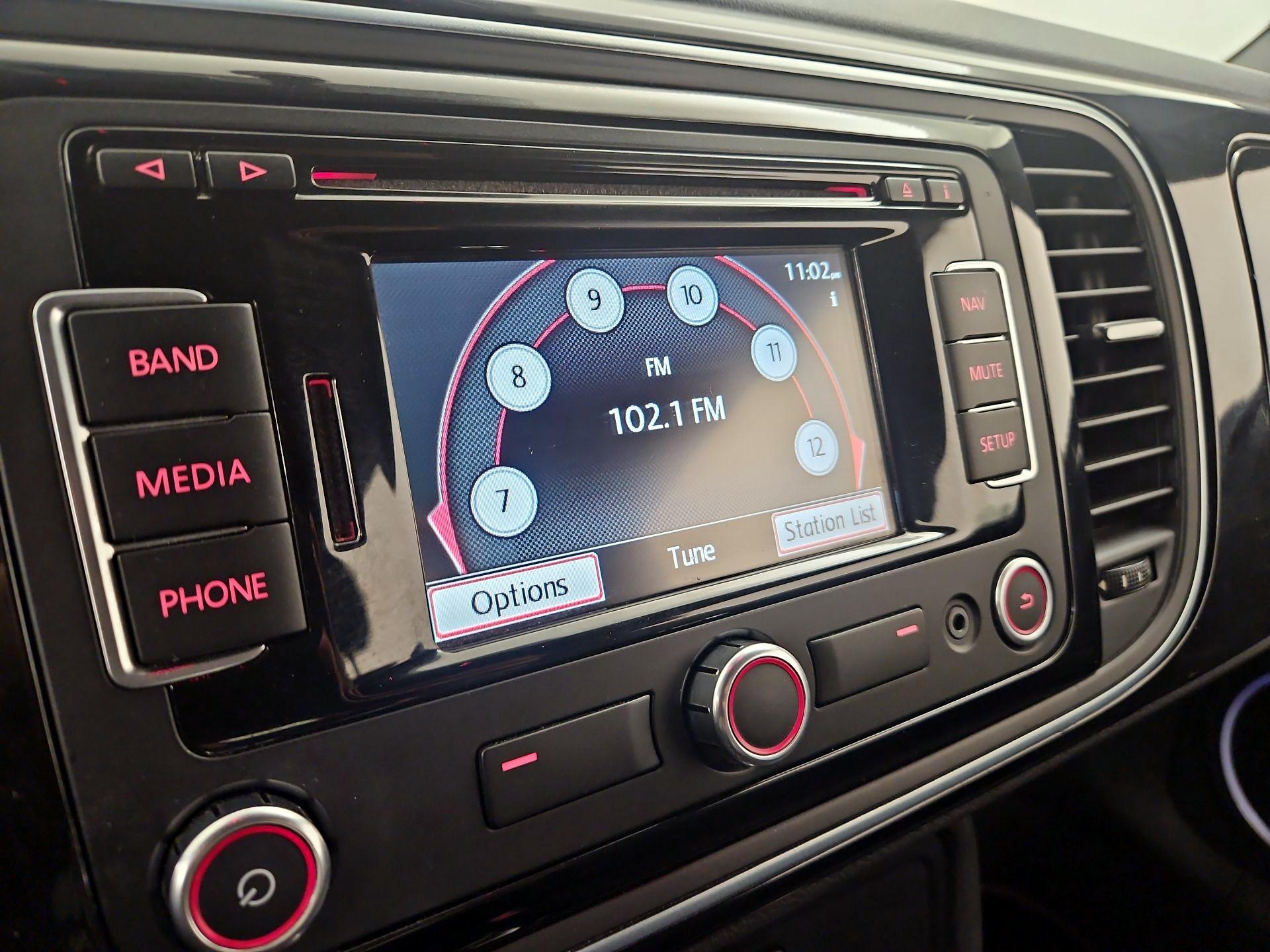 Thumbnail: 2014 Volkswagen Beetle - 15