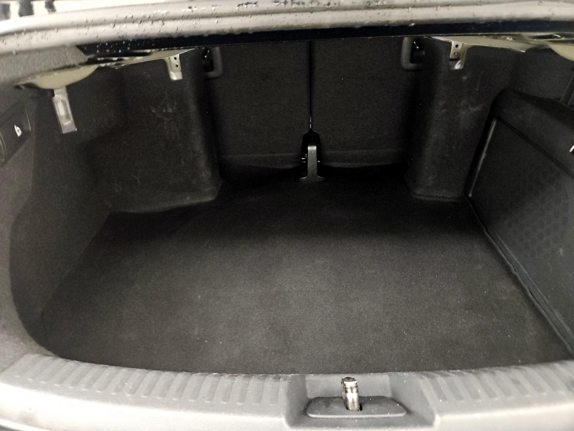 Thumbnail: 2014 Volkswagen Beetle - 20