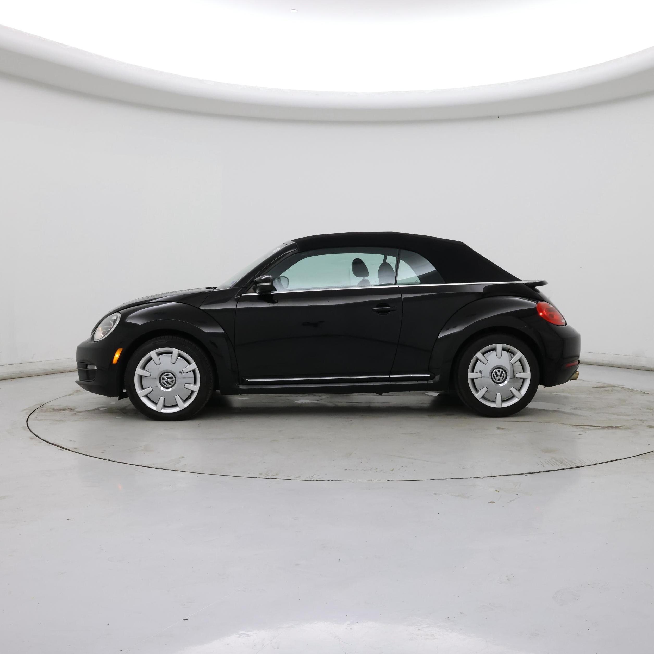 Thumbnail: 2014 Volkswagen Beetle - 3