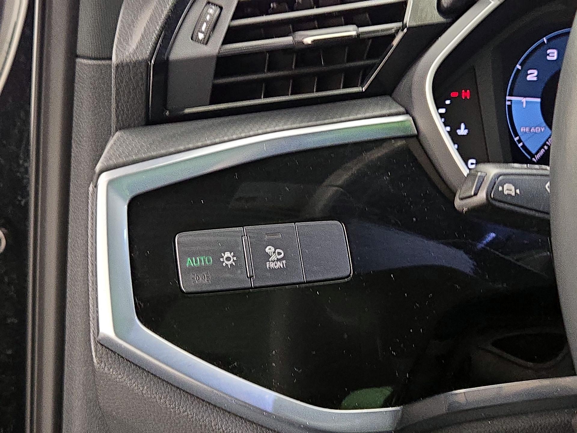 Thumbnail: 2023 Audi Q3 - 13