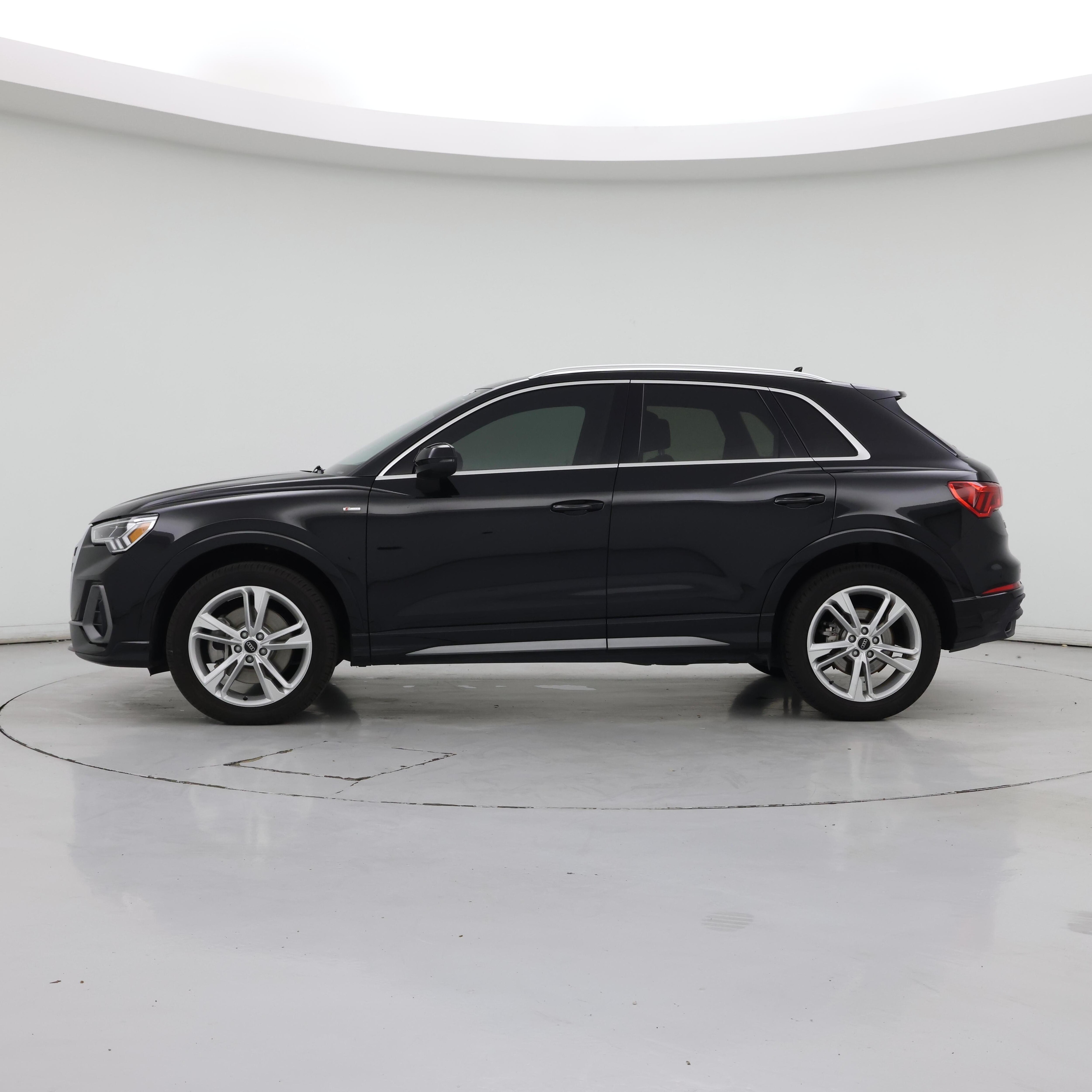 Thumbnail: 2023 Audi Q3 - 3