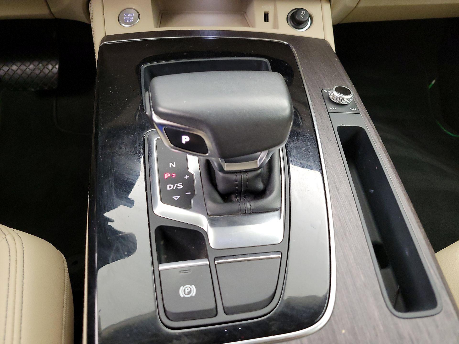 Thumbnail: 2023 Audi Q5 - 17