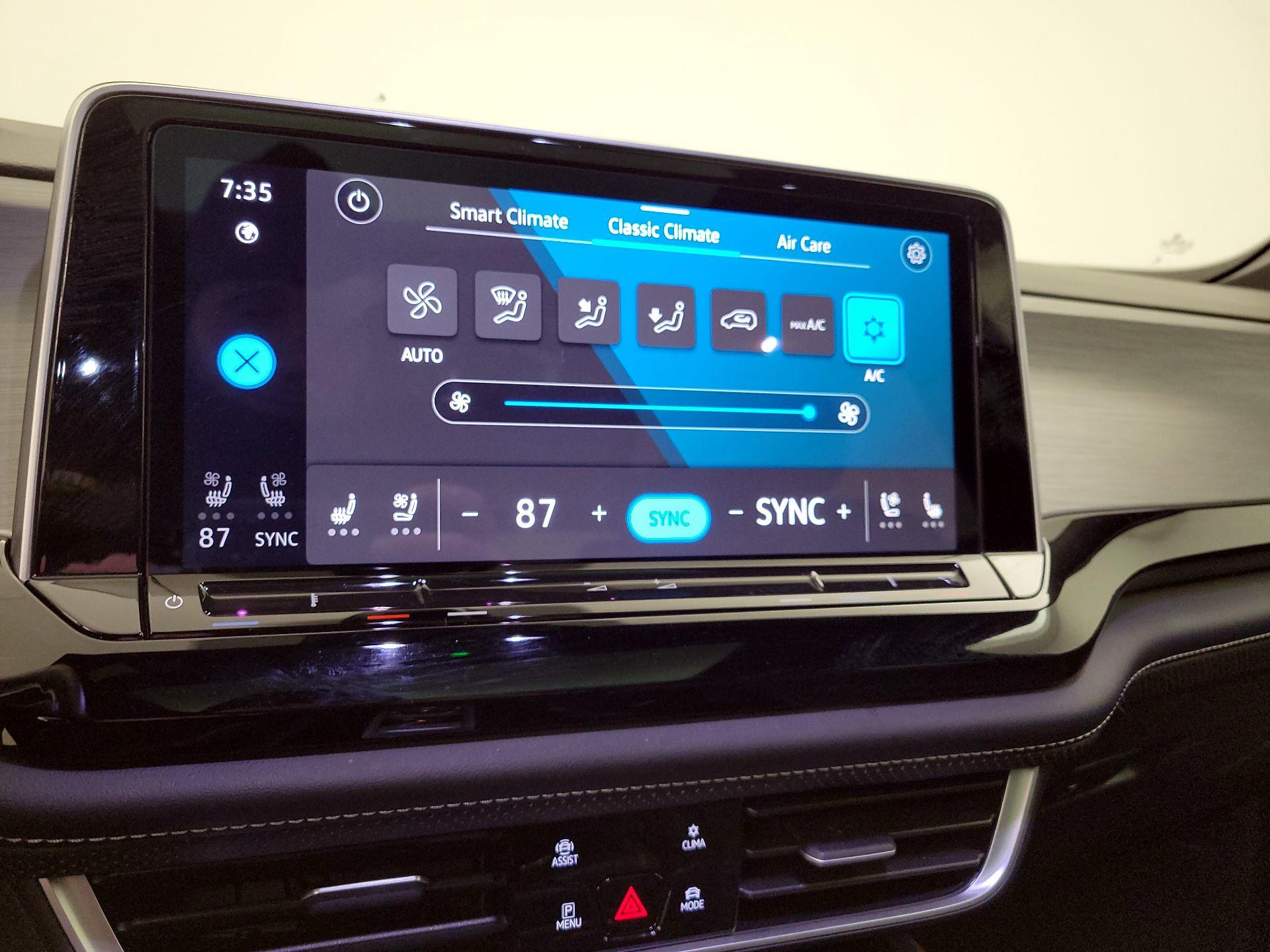 Thumbnail: 2024 Volkswagen Atlas - 17