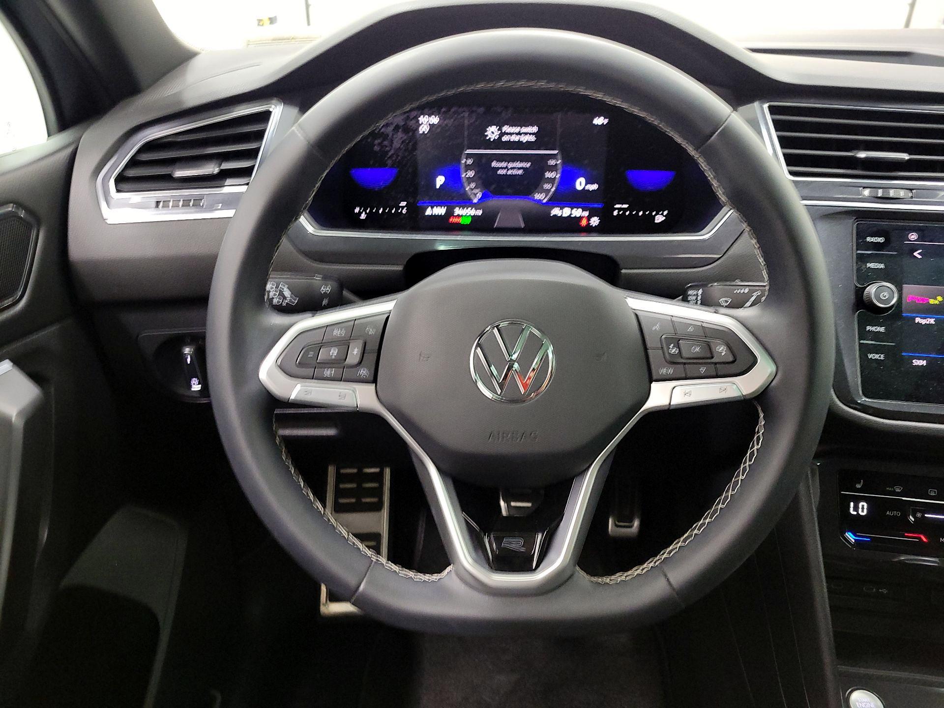 Thumbnail: 2023 Volkswagen Tiguan - 10