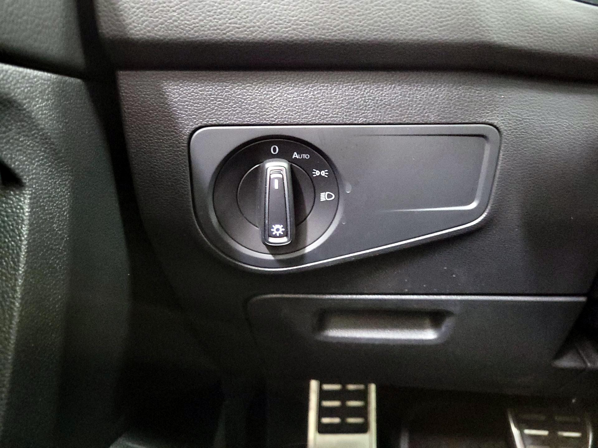 Thumbnail: 2023 Volkswagen Tiguan - 13