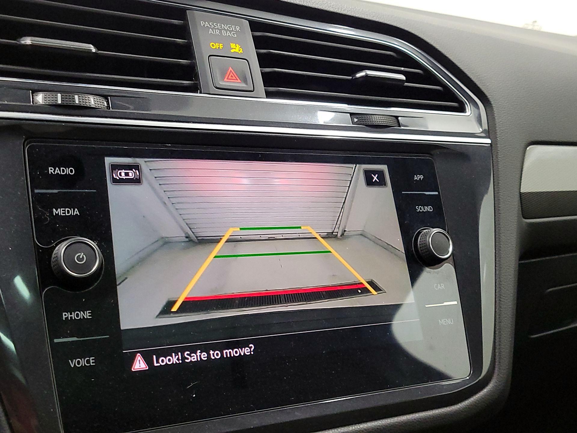 Thumbnail: 2023 Volkswagen Tiguan - 14