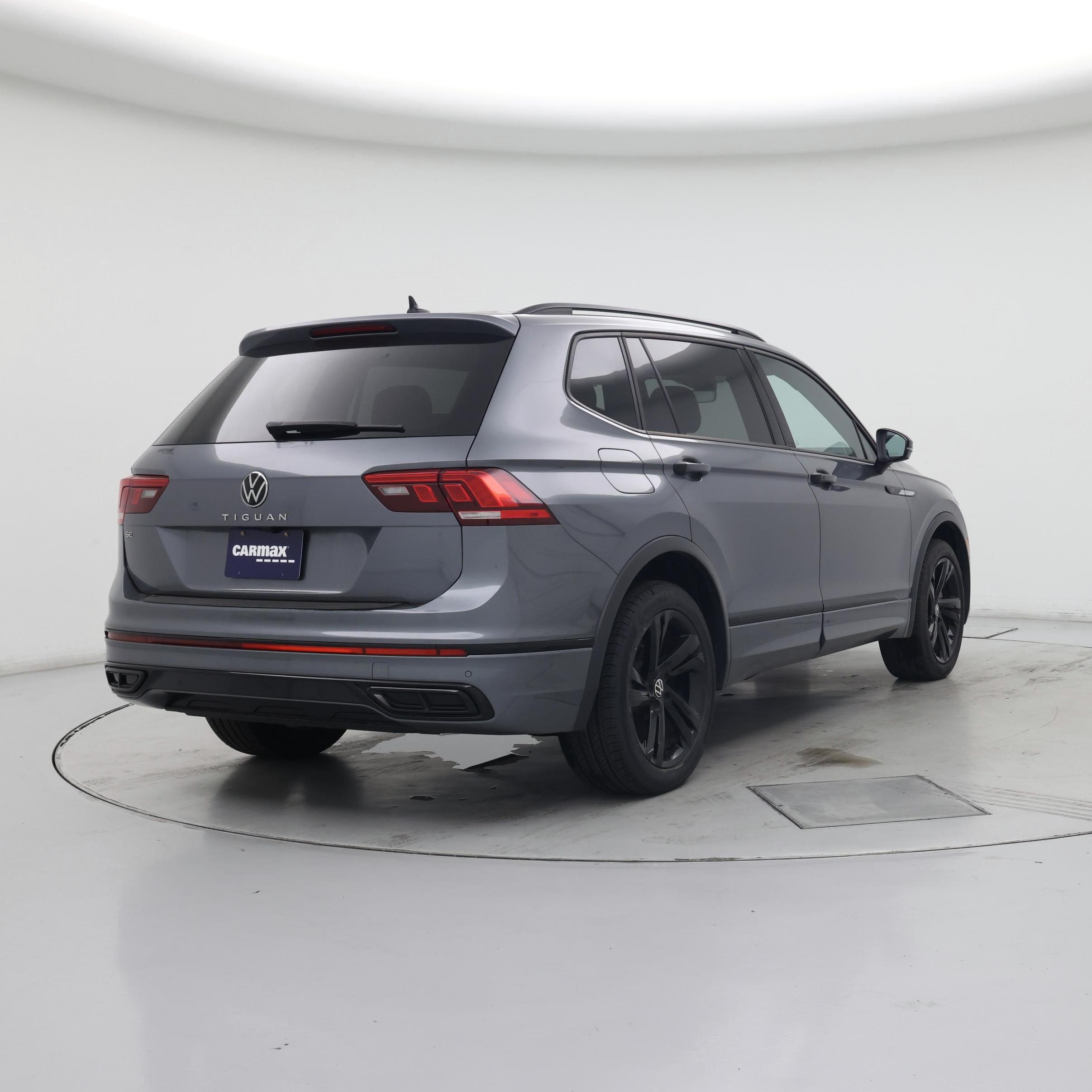 Thumbnail: 2023 Volkswagen Tiguan - 8