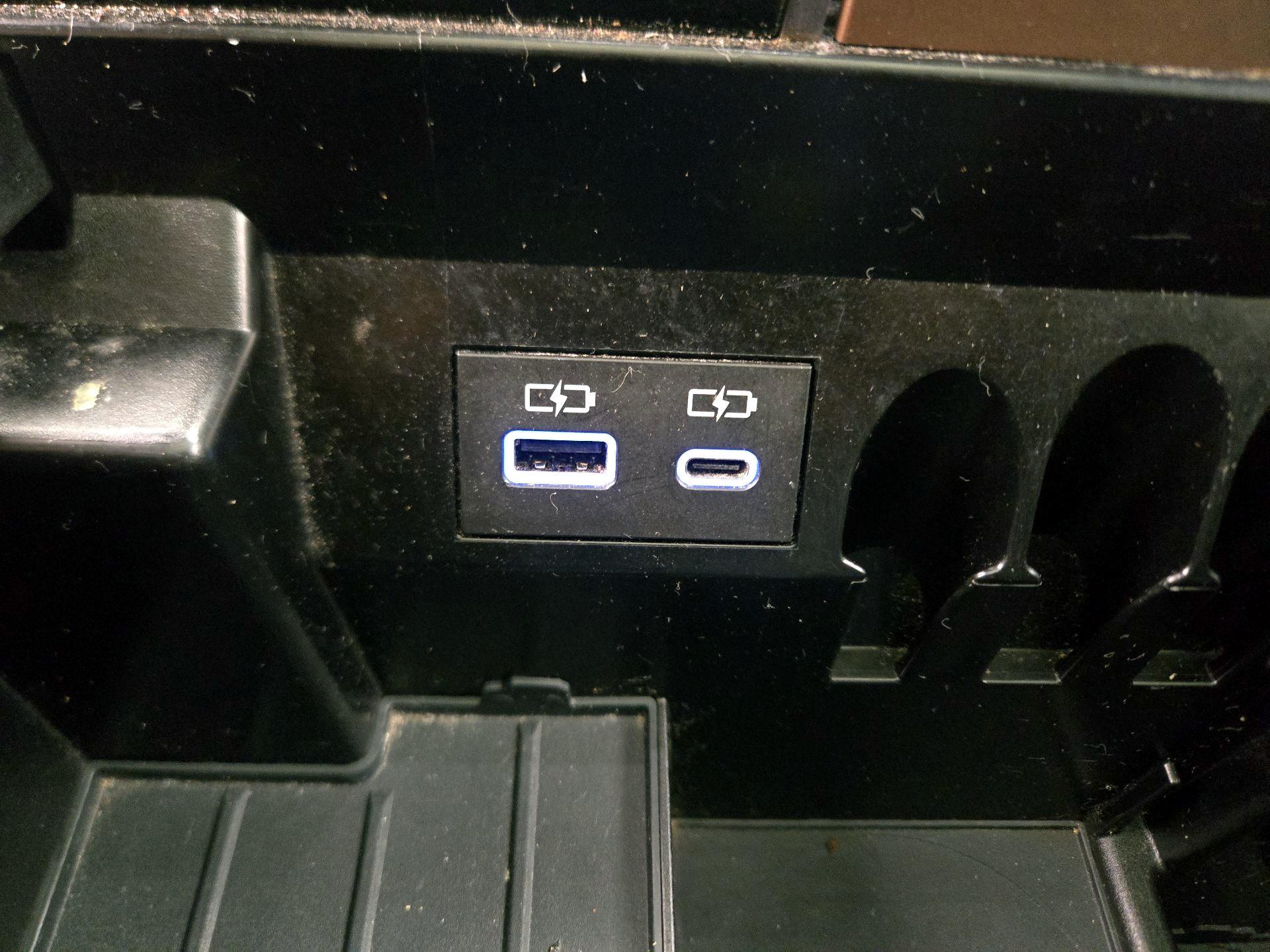 Thumbnail: 2022 Toyota Tundra - 18