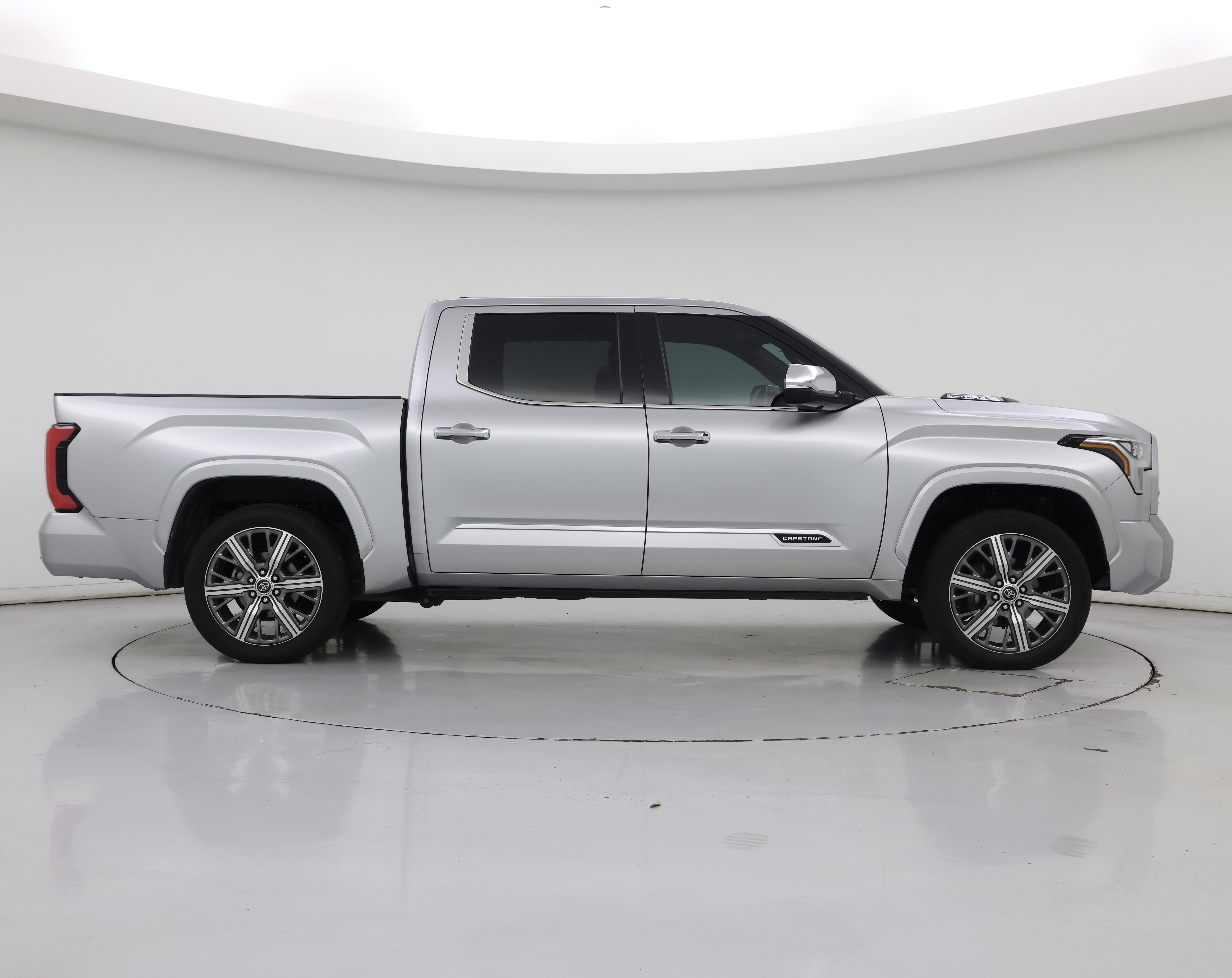 Thumbnail: 2022 Toyota Tundra - 7