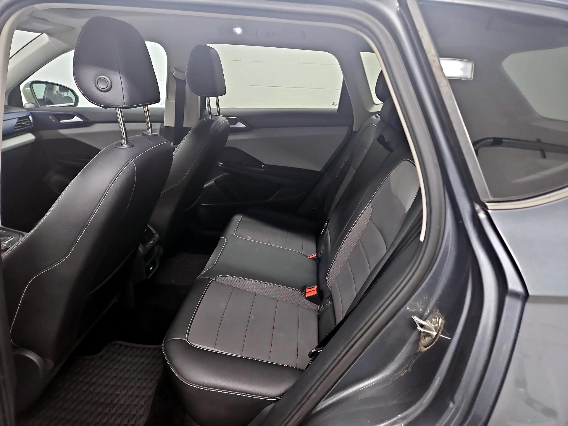 Thumbnail: 2022 Volkswagen Taos - 19