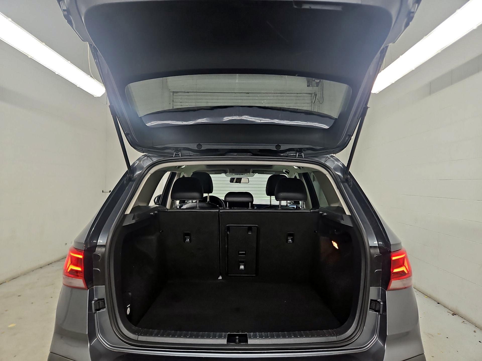 Thumbnail: 2022 Volkswagen Taos - 20