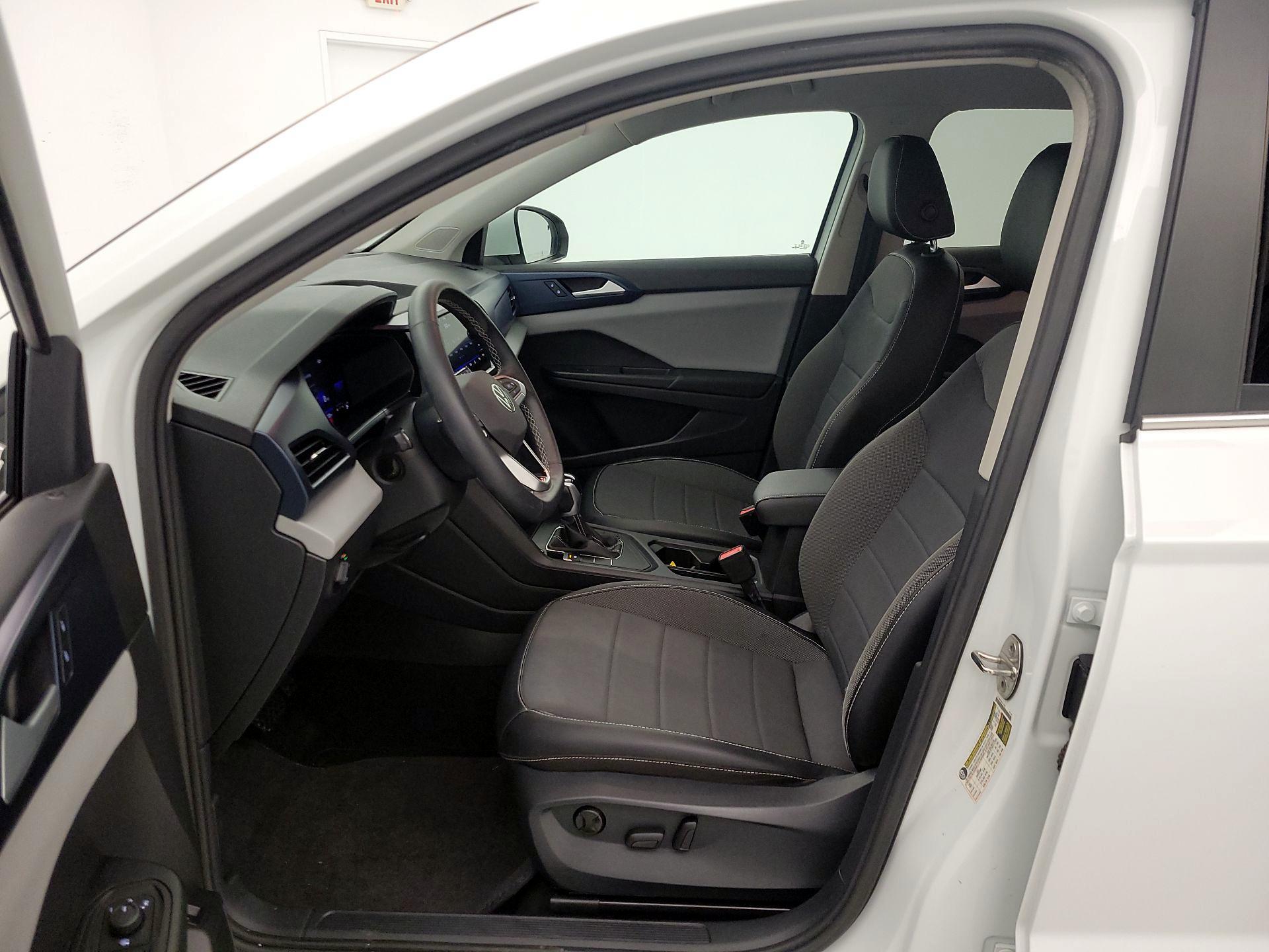 Thumbnail: 2022 Volkswagen Taos - 11