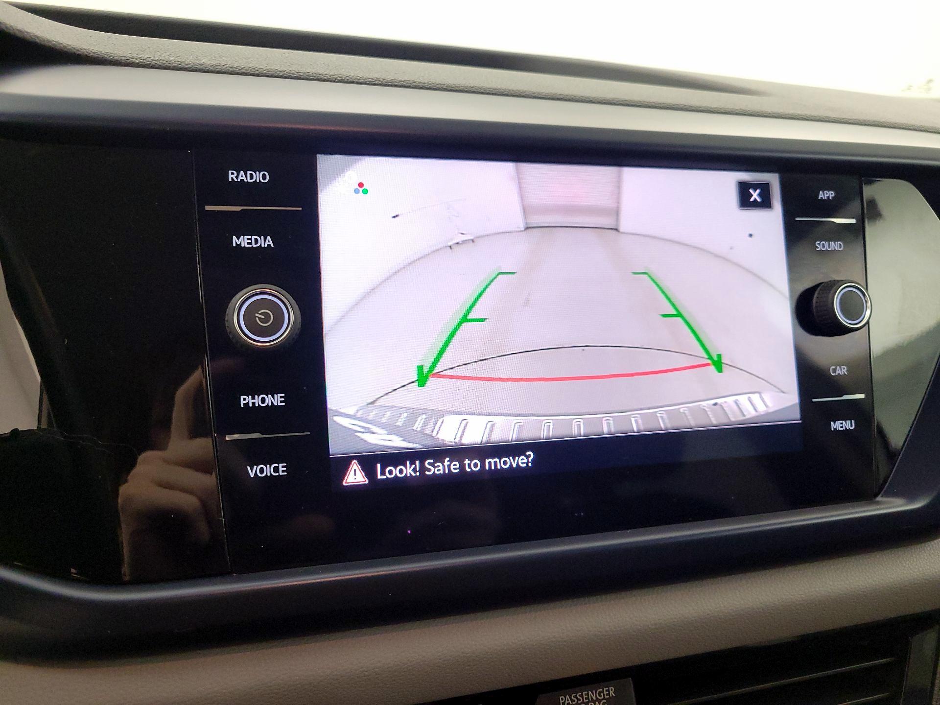 Thumbnail: 2022 Volkswagen Taos - 14