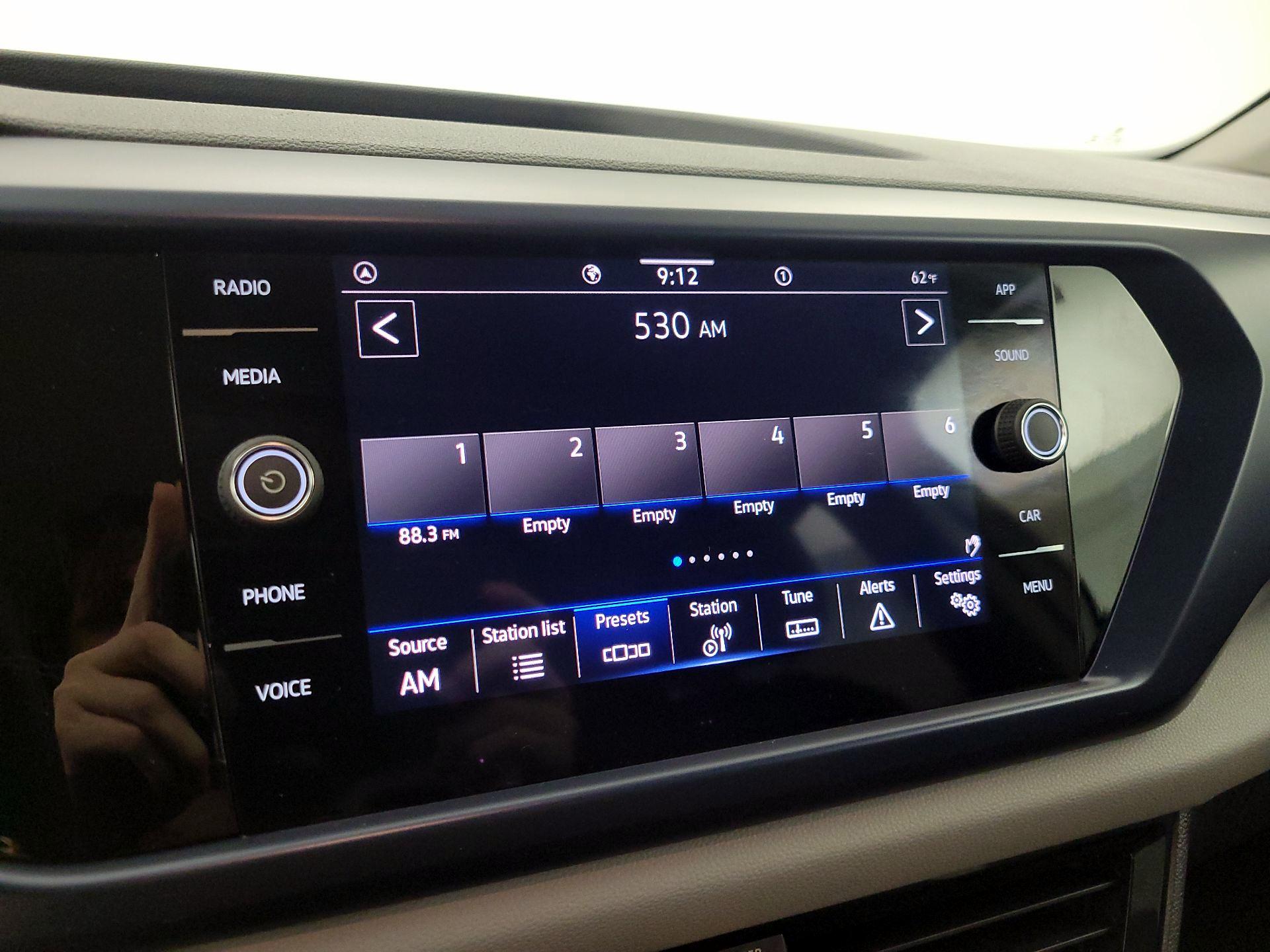 Thumbnail: 2022 Volkswagen Taos - 15