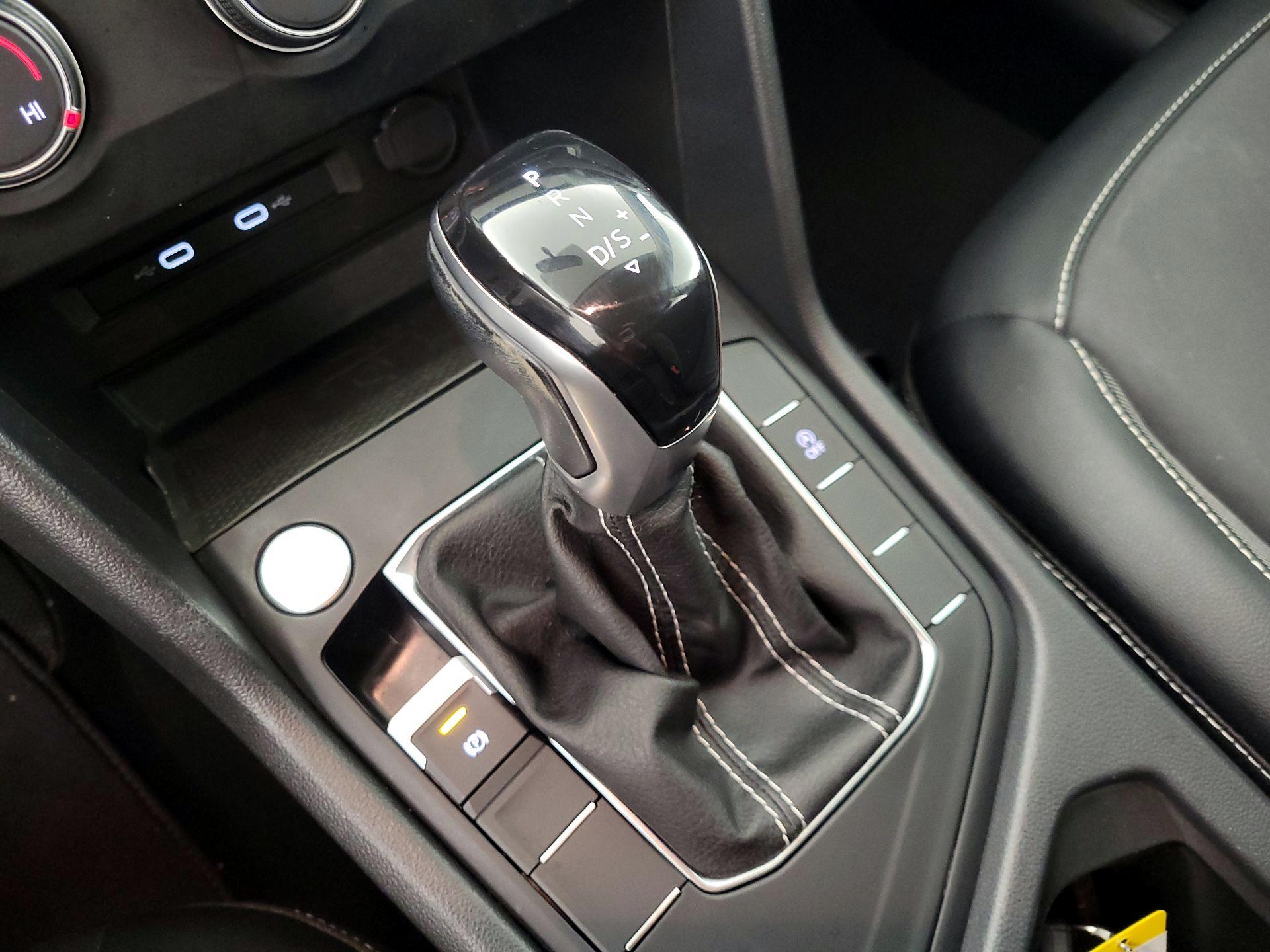 Thumbnail: 2022 Volkswagen Taos - 17