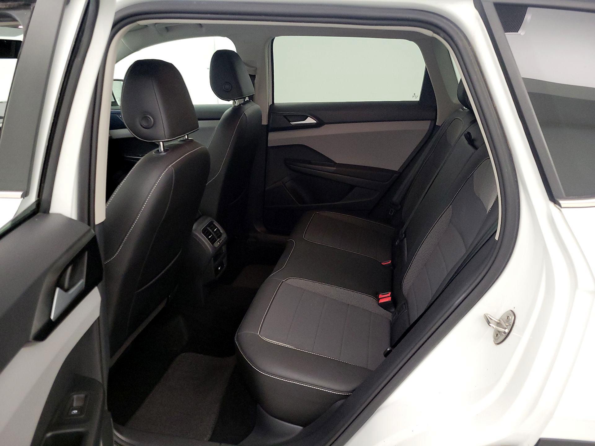 Thumbnail: 2022 Volkswagen Taos - 19