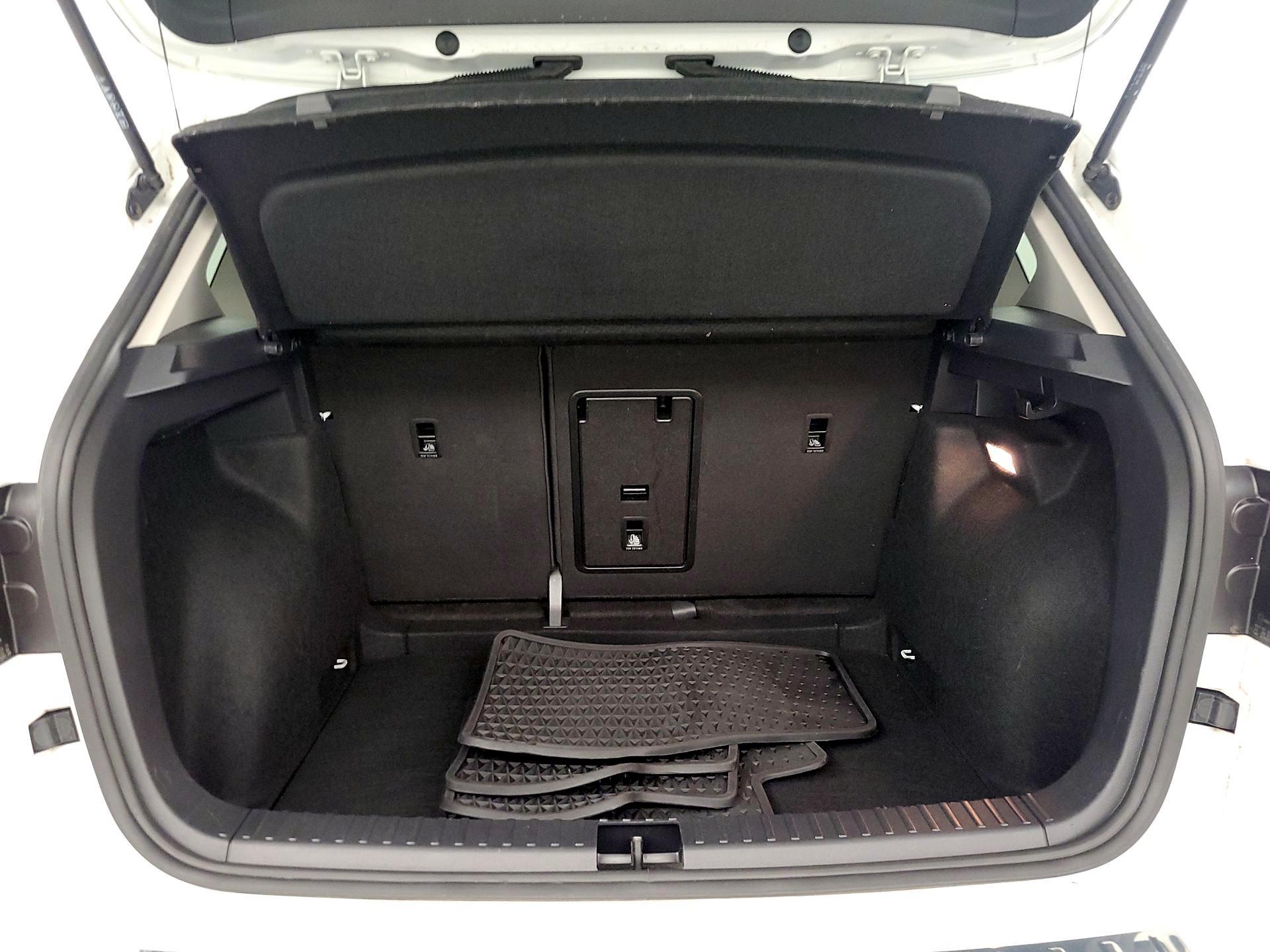 Thumbnail: 2022 Volkswagen Taos - 20