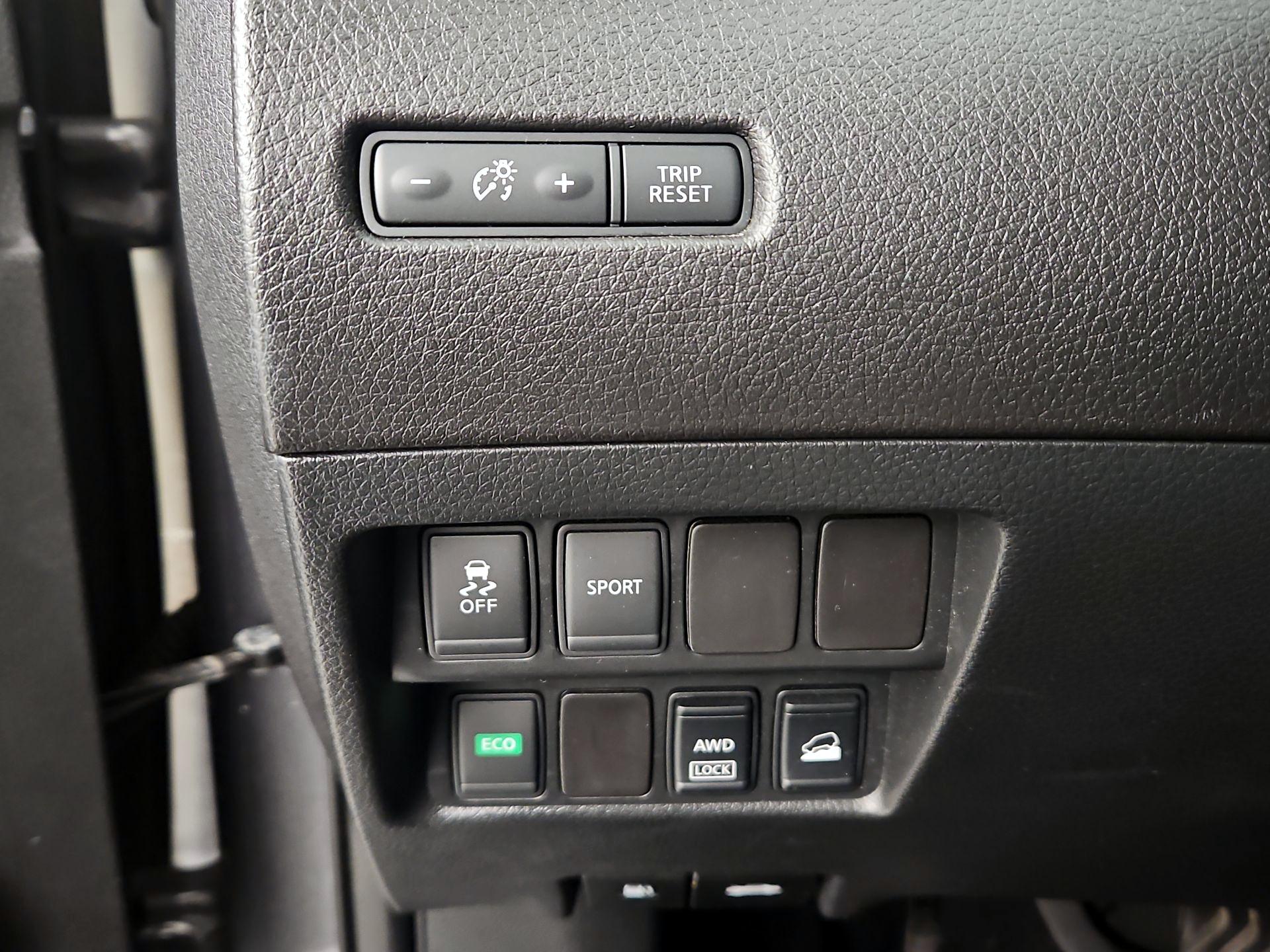 Thumbnail: 2016 Nissan Rogue - 13