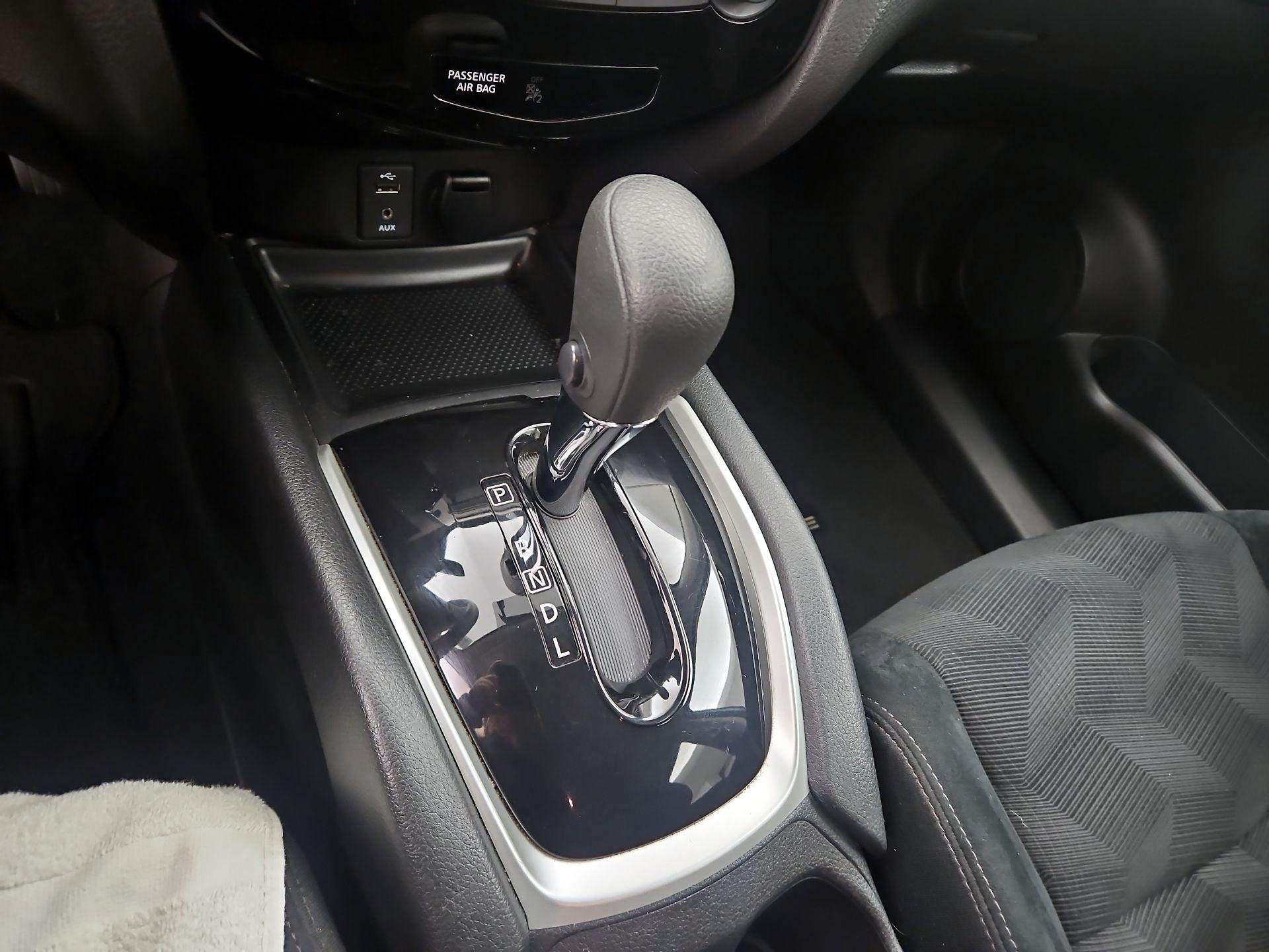 Thumbnail: 2016 Nissan Rogue - 17