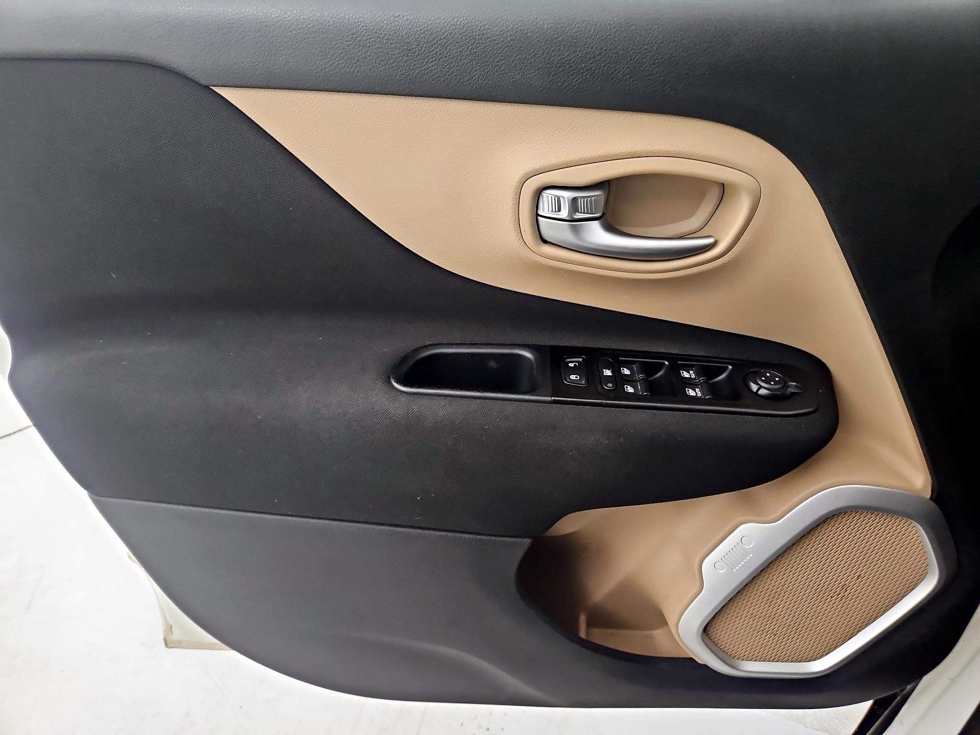 Thumbnail: 2020 Jeep Renegade - 12