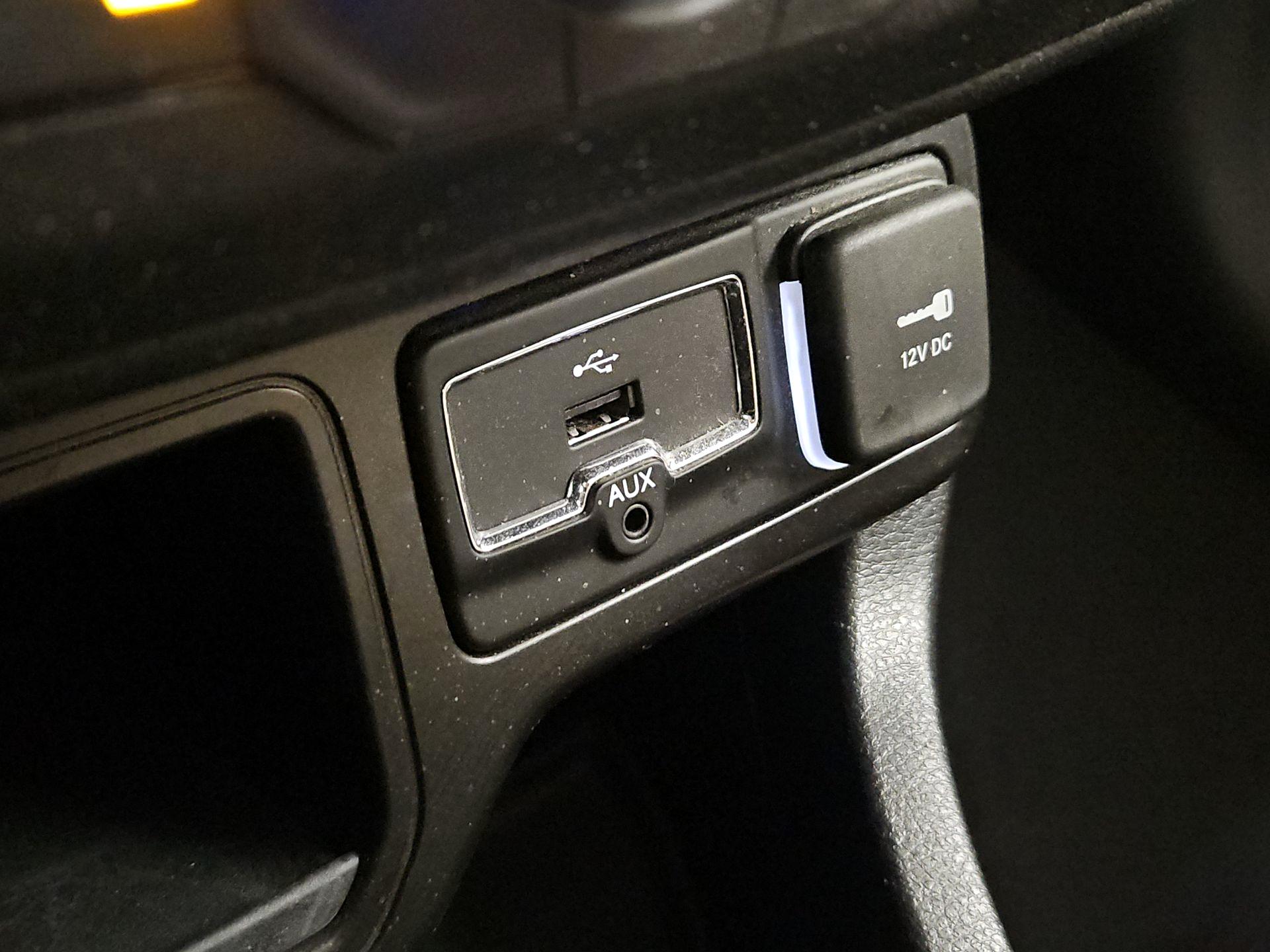 Thumbnail: 2020 Jeep Renegade - 19